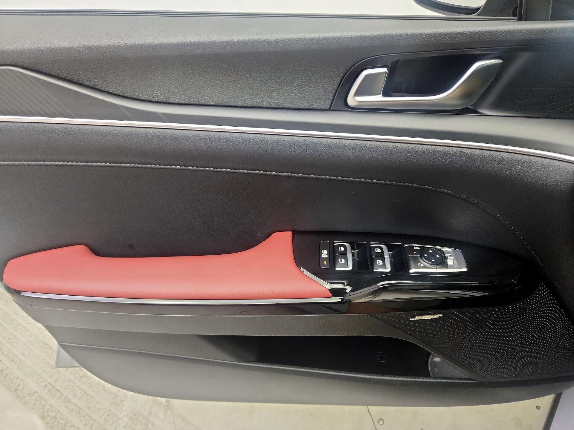 Thumbnail: 2025 Kia K5 - 12