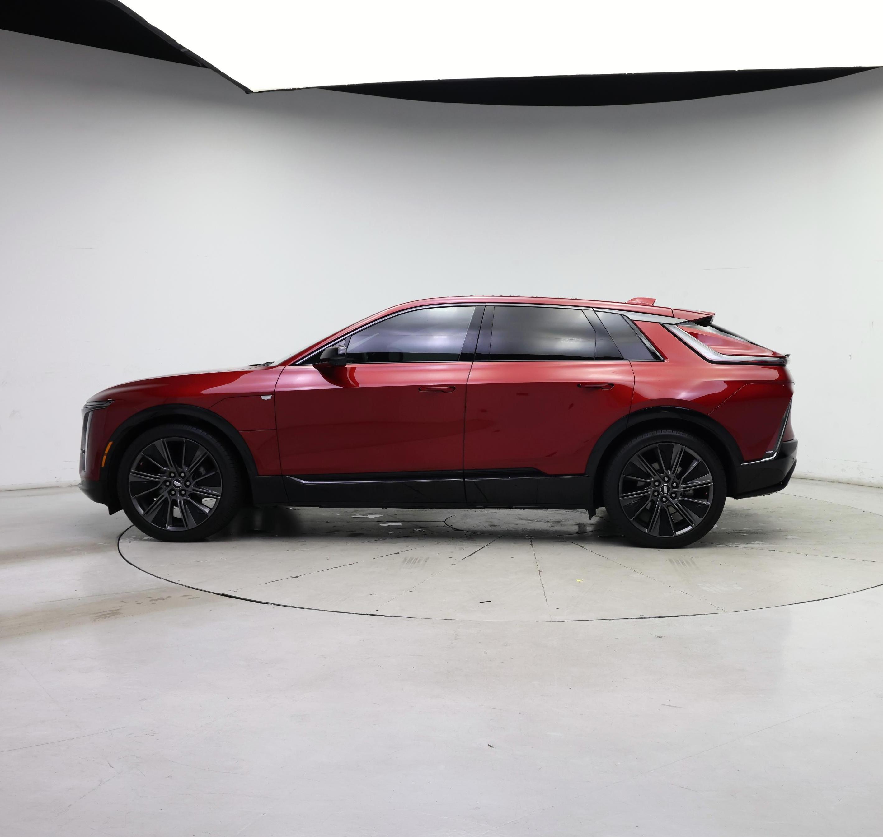 Thumbnail: 2024 Cadillac Lyriq - 3