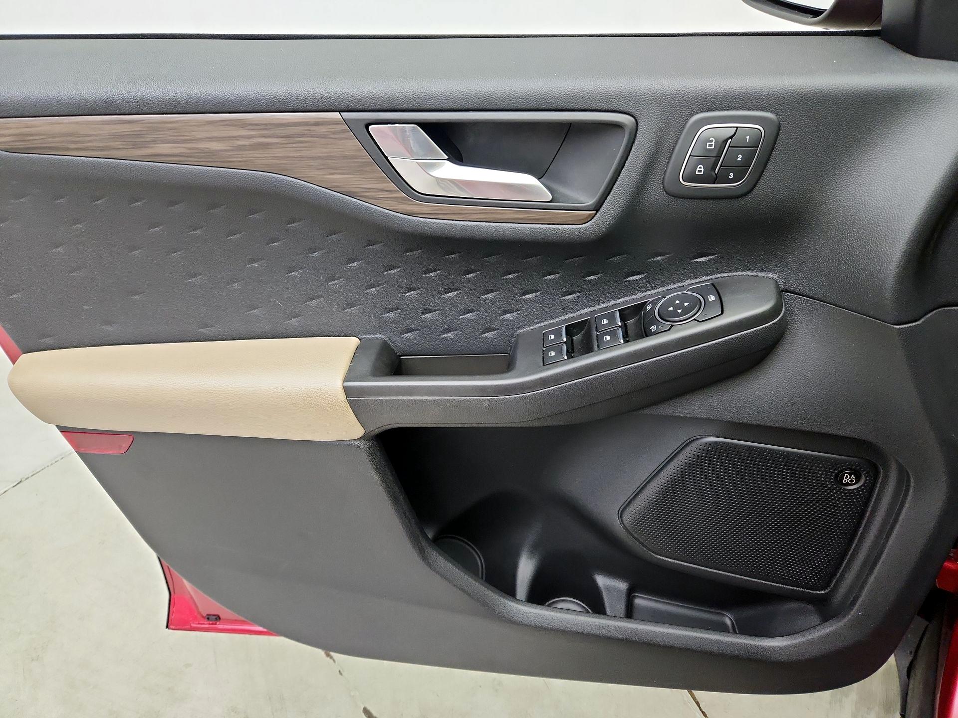 Thumbnail: 2020 Ford Escape - 12