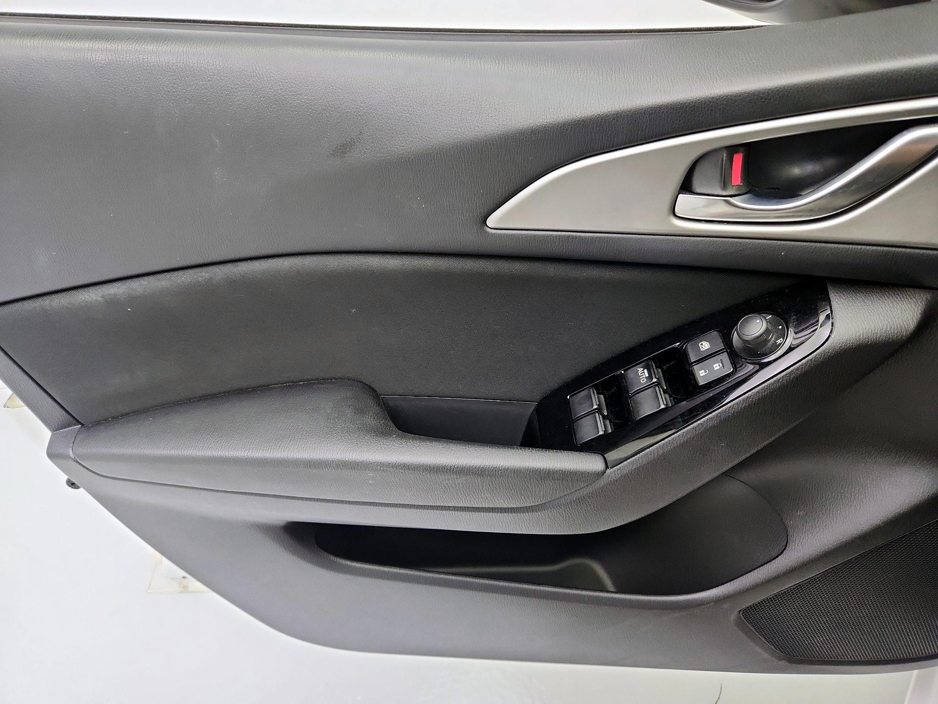 Thumbnail: 2018 Mazda Mazda3 - 12