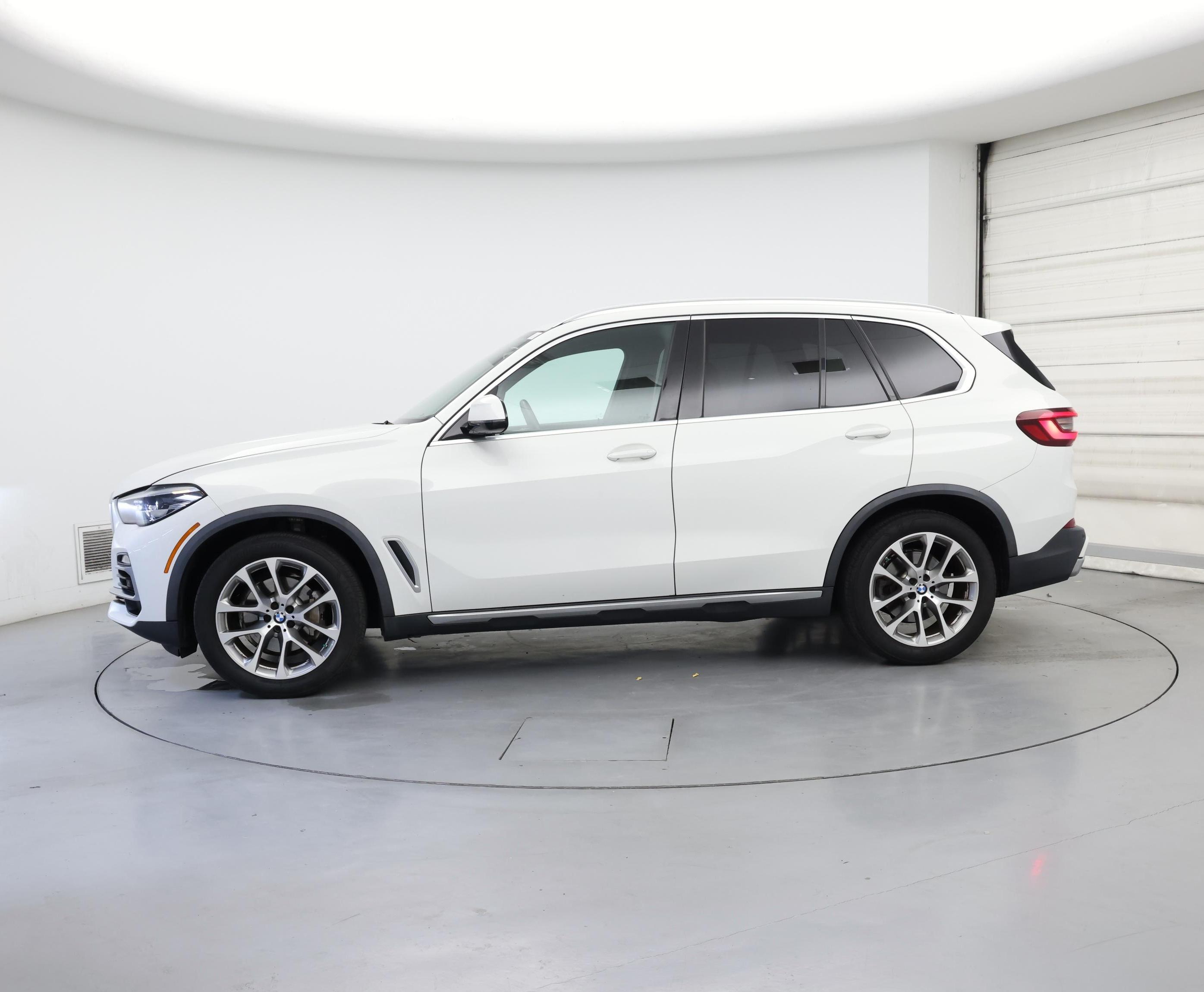 Thumbnail: 2021 BMW X5 - 3