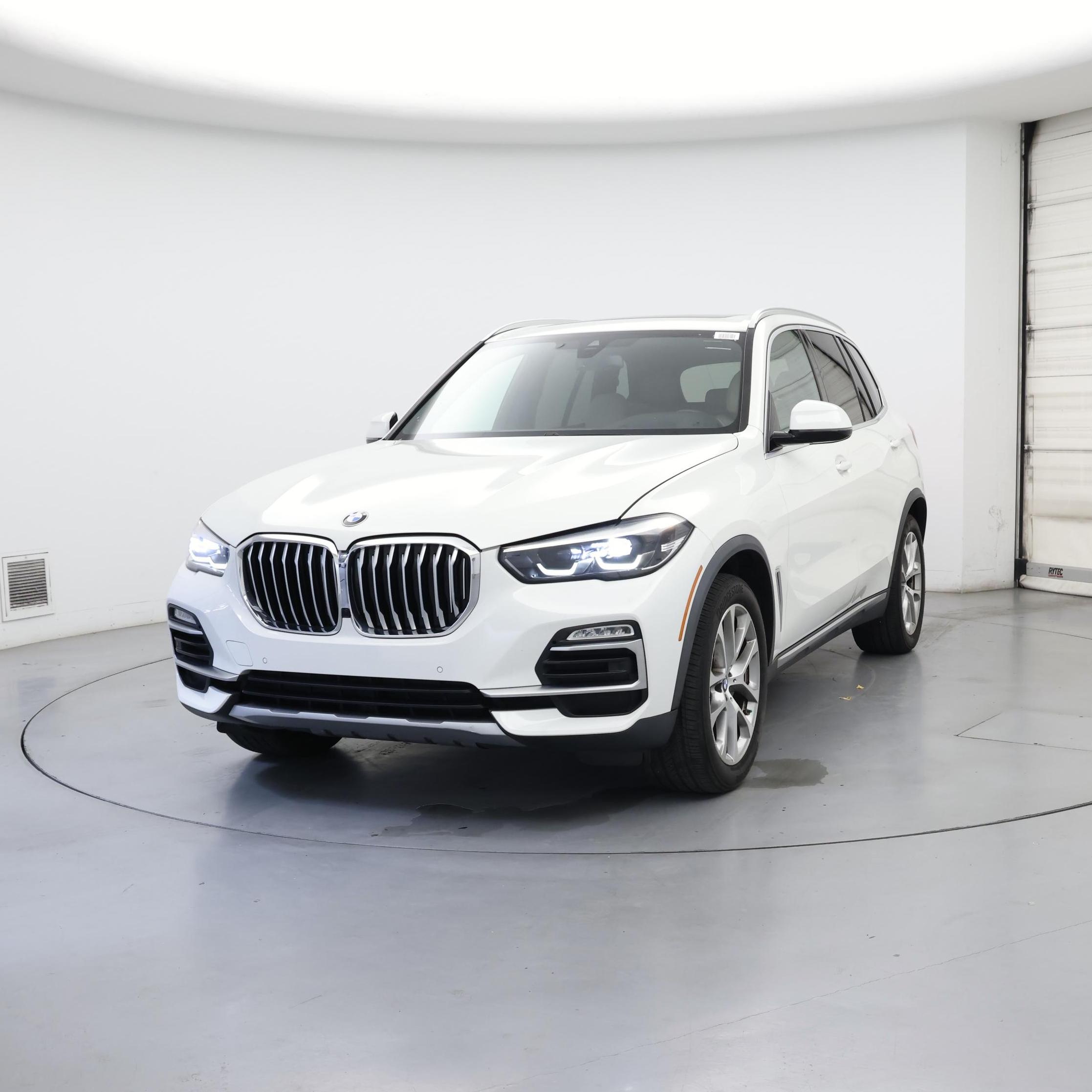 Thumbnail: 2021 BMW X5 - 4