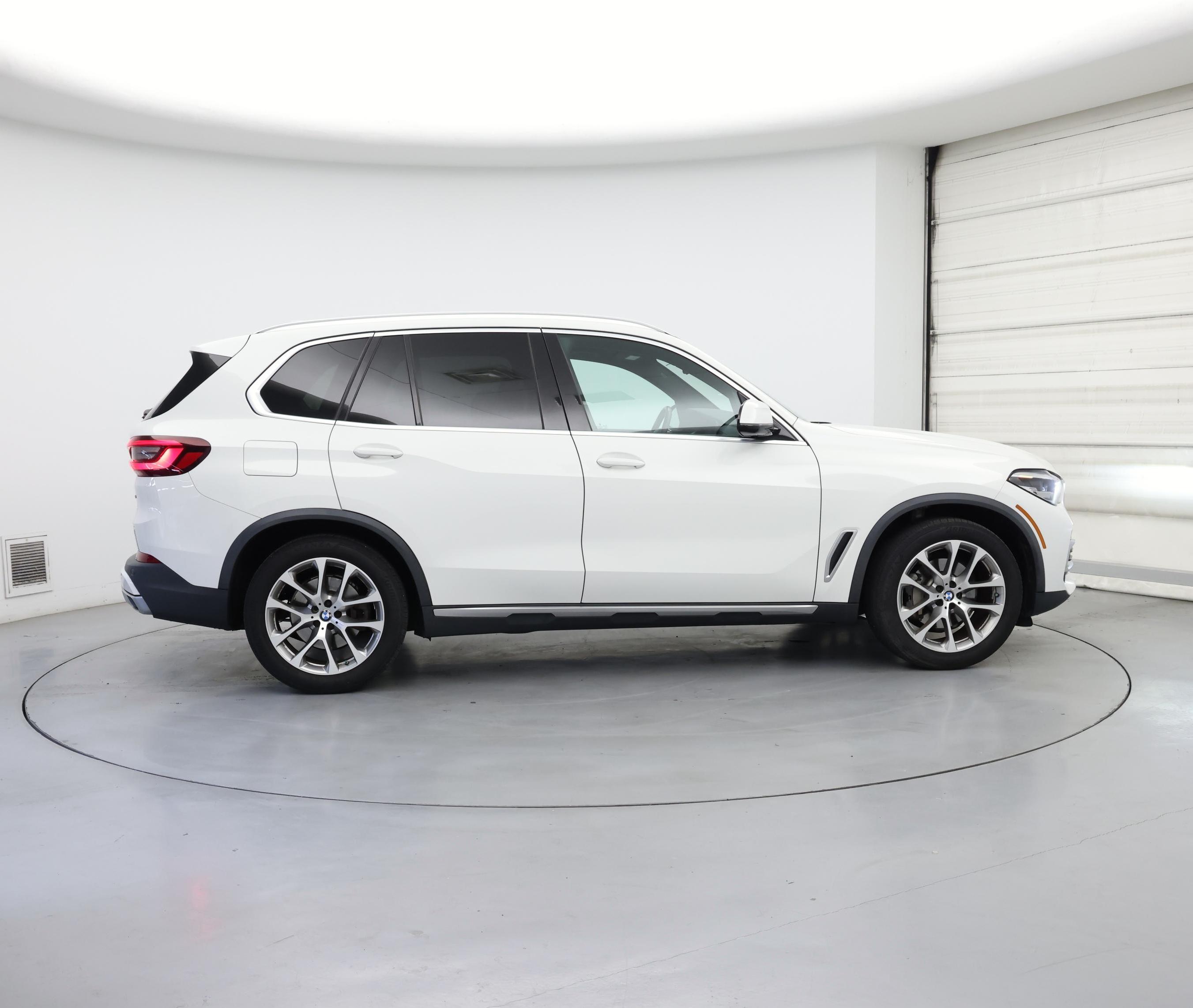 Thumbnail: 2021 BMW X5 - 7