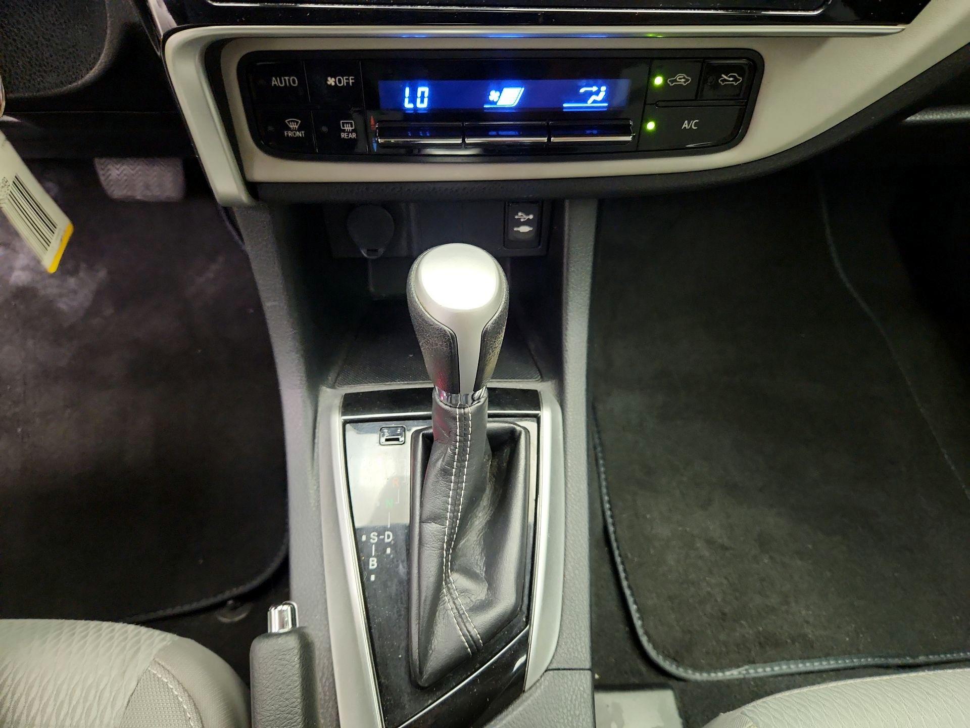 Thumbnail: 2017 Toyota Corolla - 17