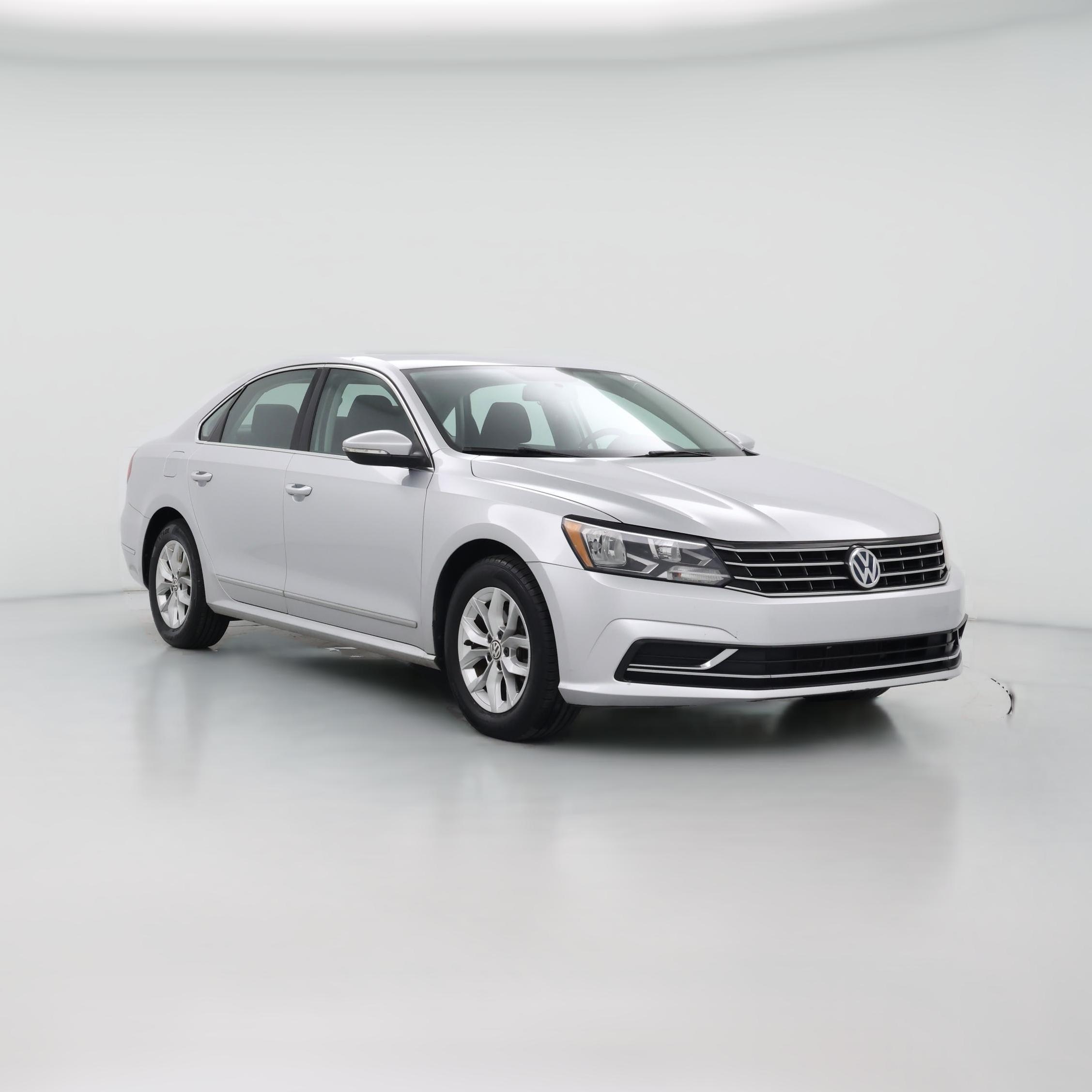 Thumbnail: 2017 Volkswagen Passat - 1