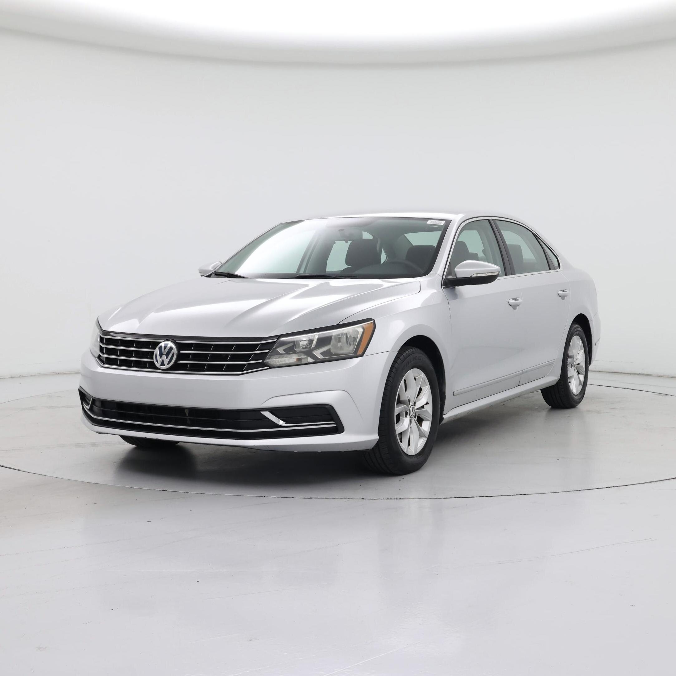 Thumbnail: 2017 Volkswagen Passat - 4