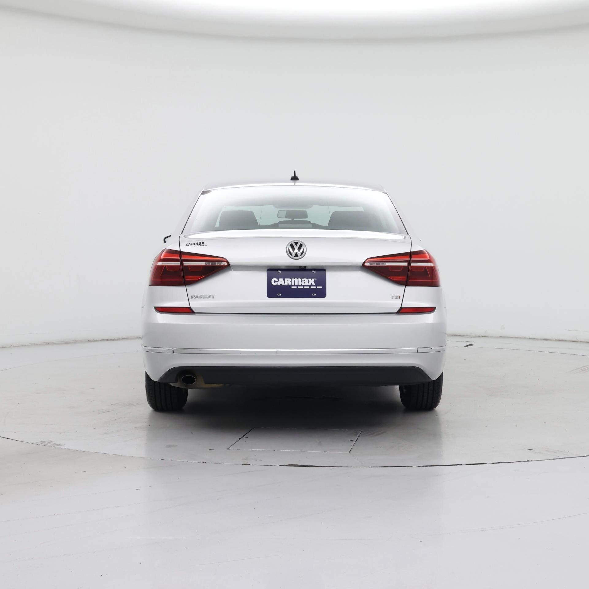 Thumbnail: 2017 Volkswagen Passat - 6