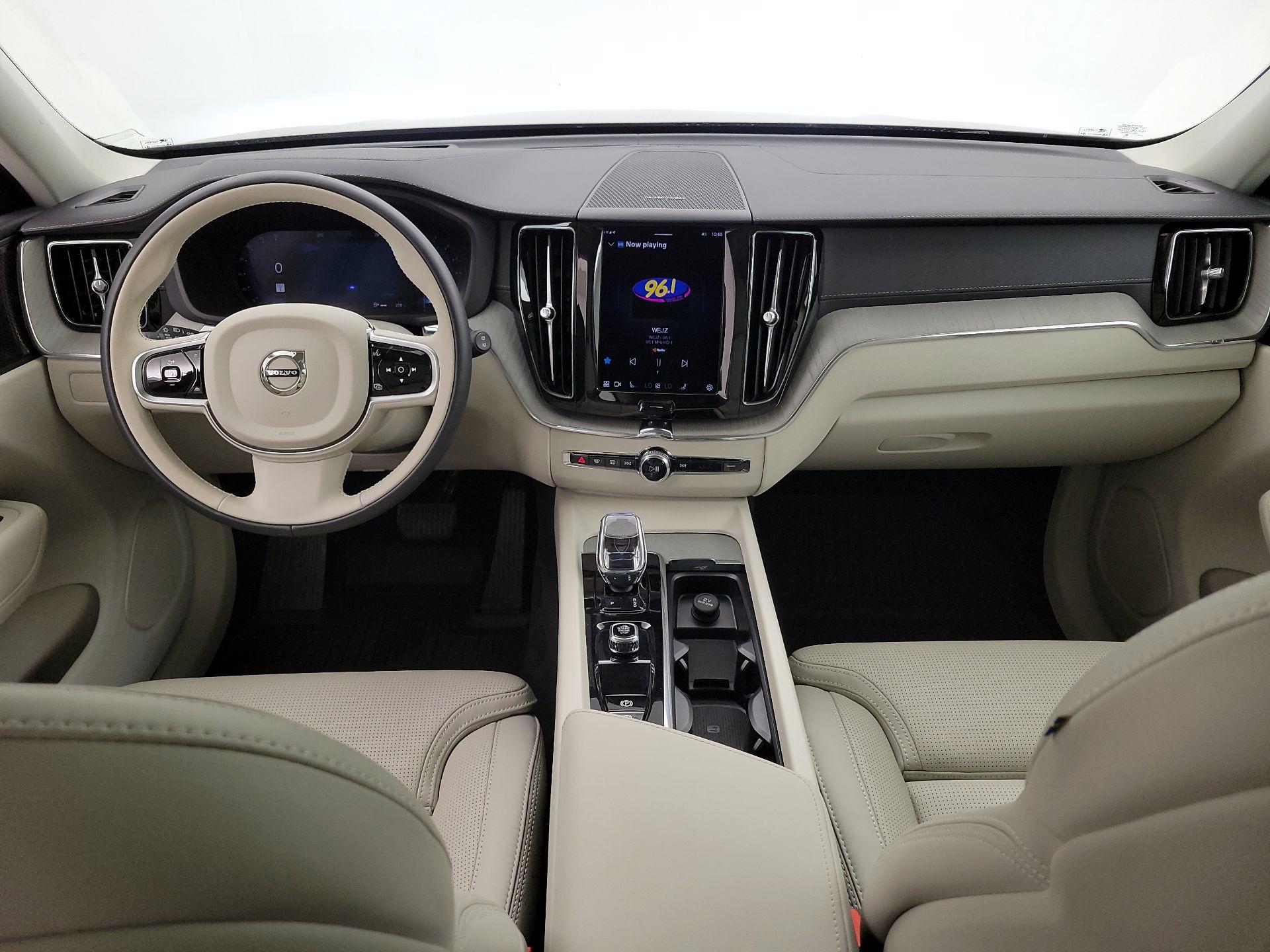 Thumbnail: 2025 Volvo XC60 - 9