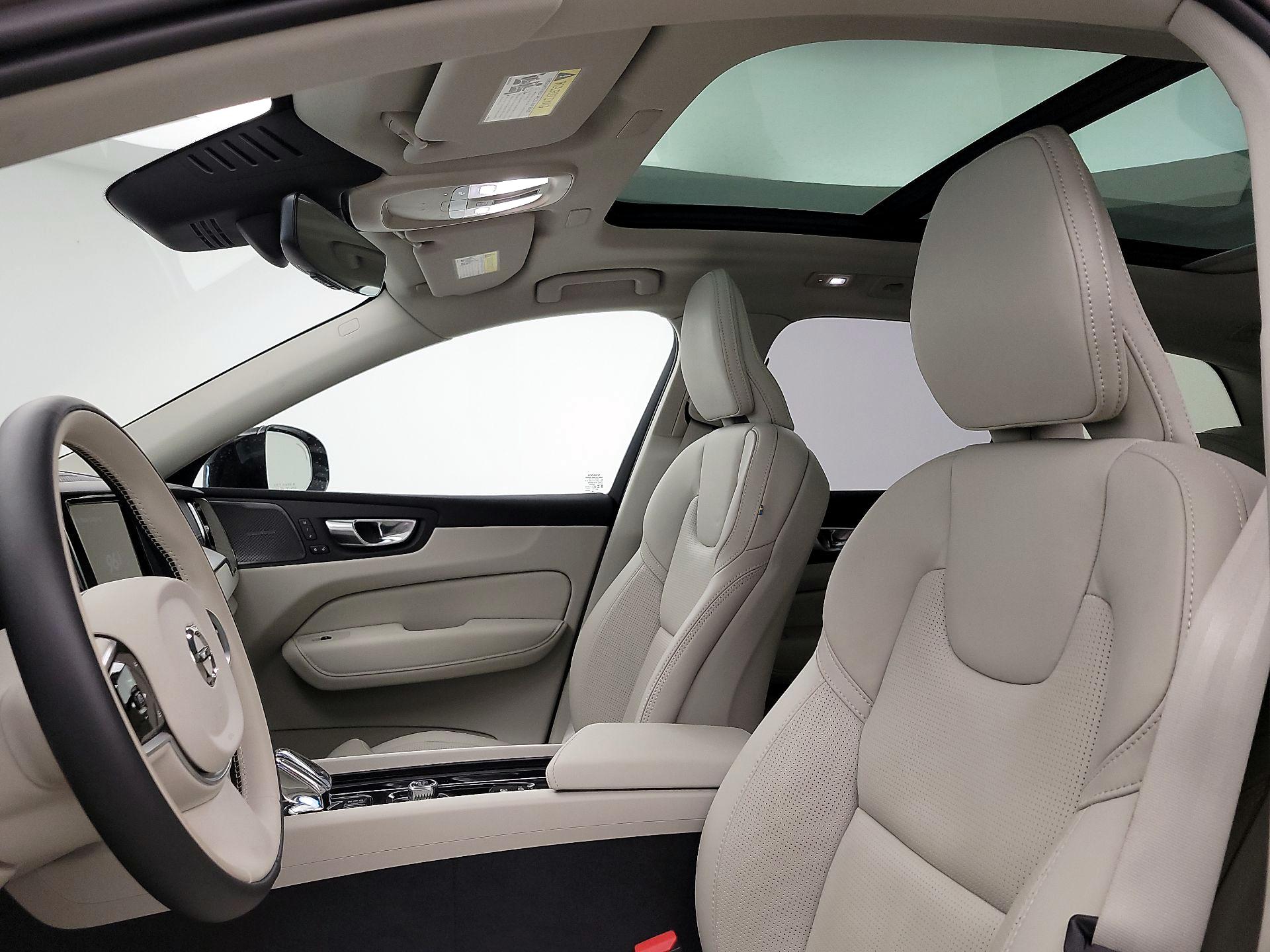 Thumbnail: 2025 Volvo XC60 - 19