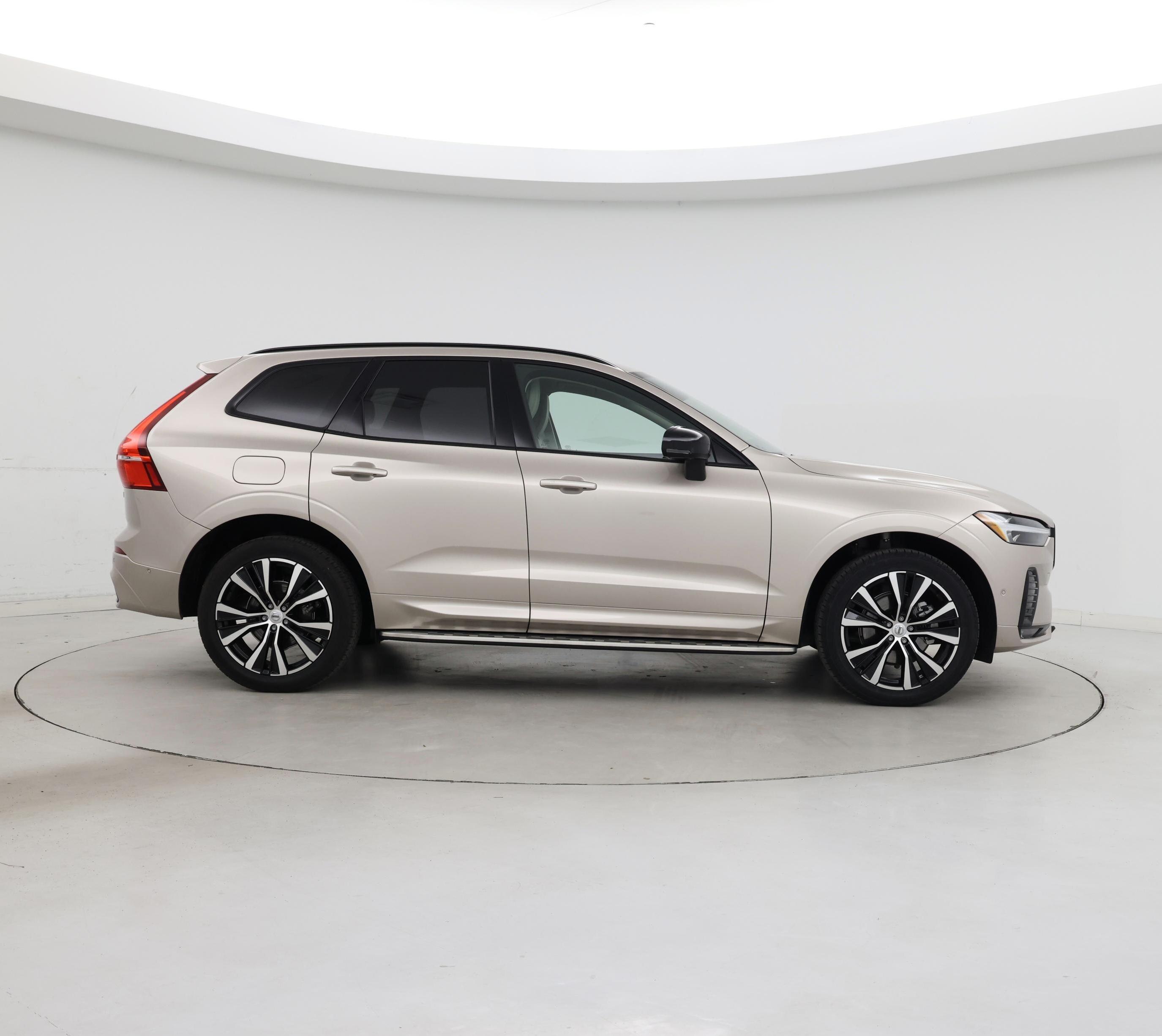 Thumbnail: 2025 Volvo XC60 - 7