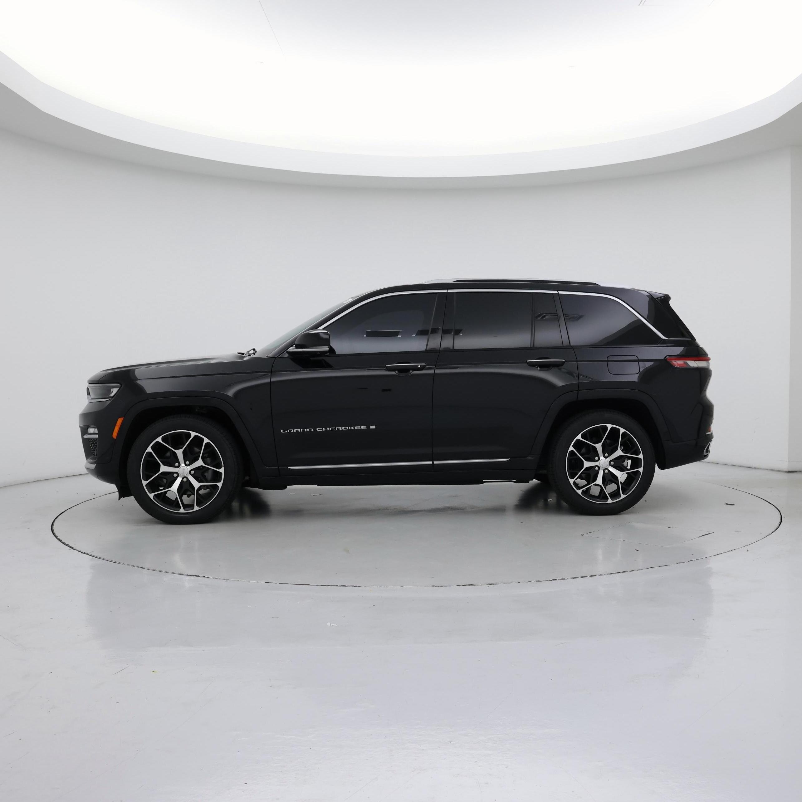 Thumbnail: 2022 Jeep Grand Cherokee - 3