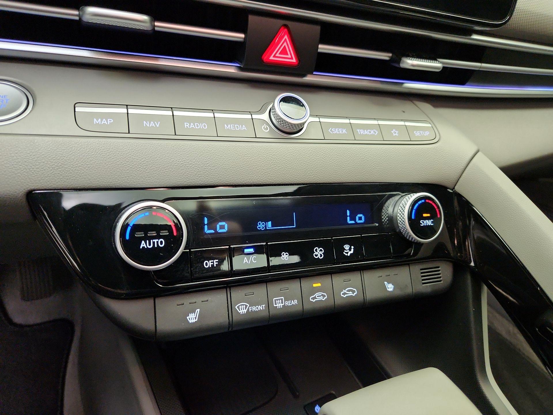 Thumbnail: 2024 Hyundai Elantra - 17