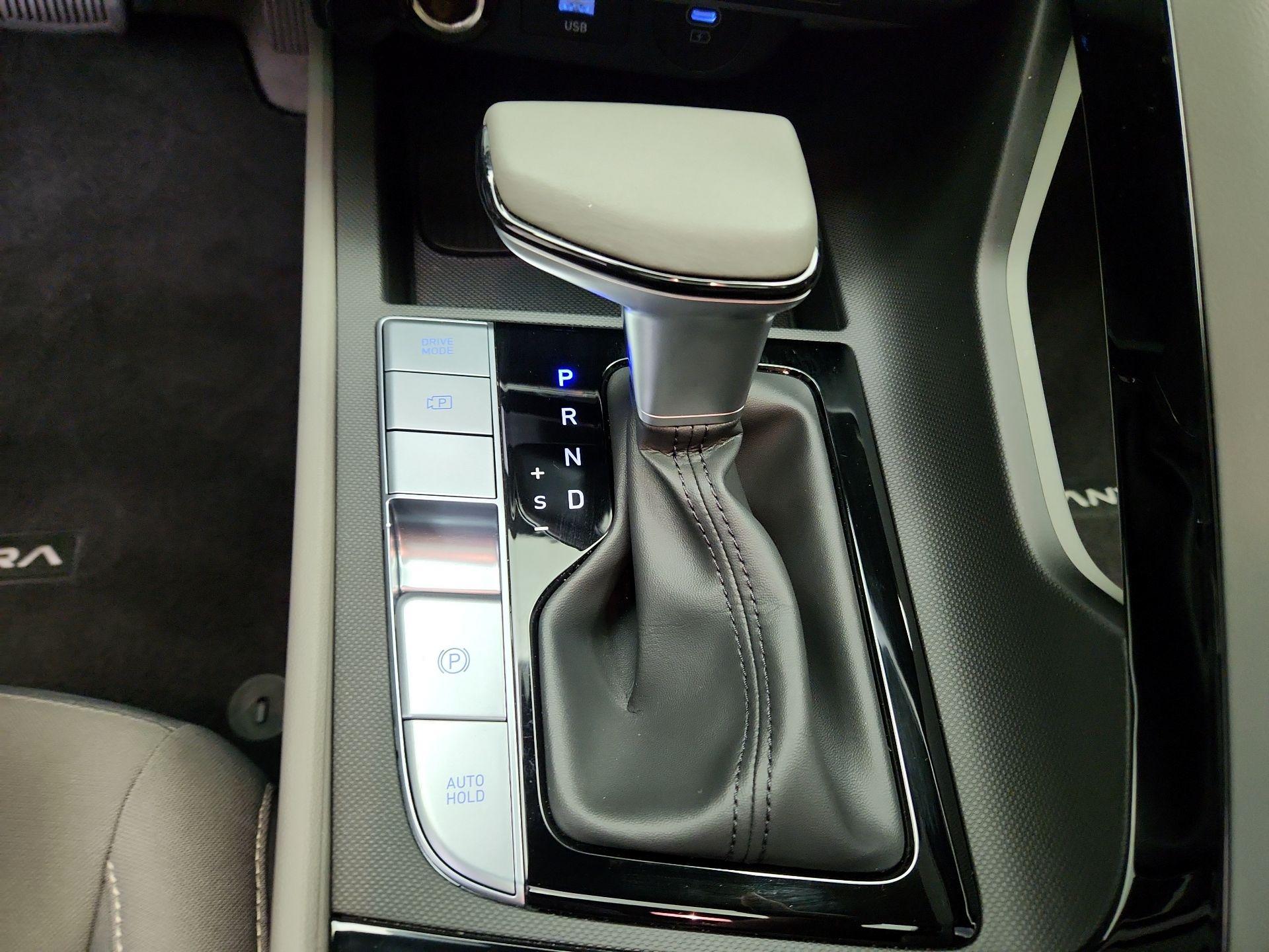 Thumbnail: 2024 Hyundai Elantra - 18