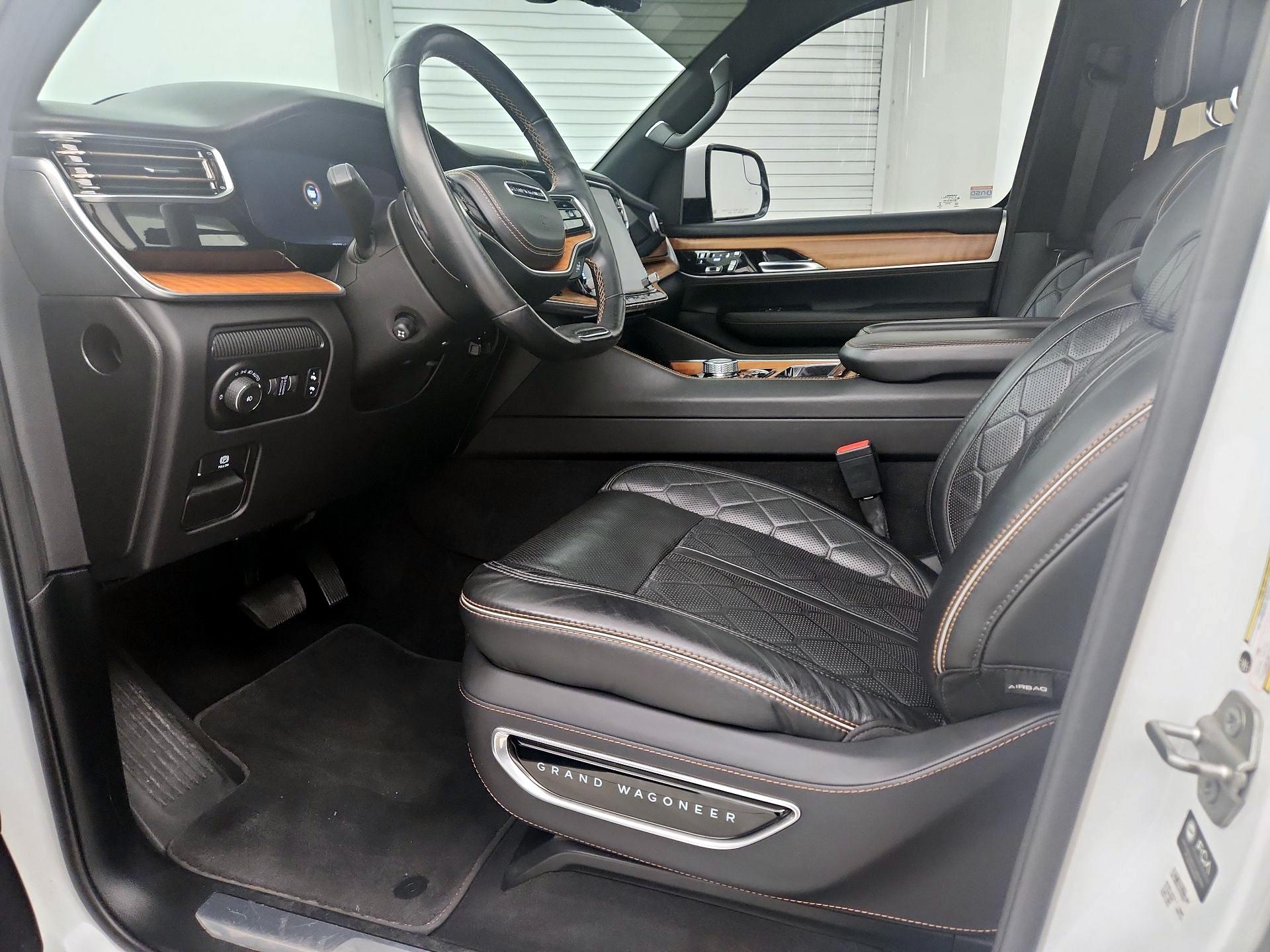 Thumbnail: 2022 Jeep Grand Wagoneer - 11