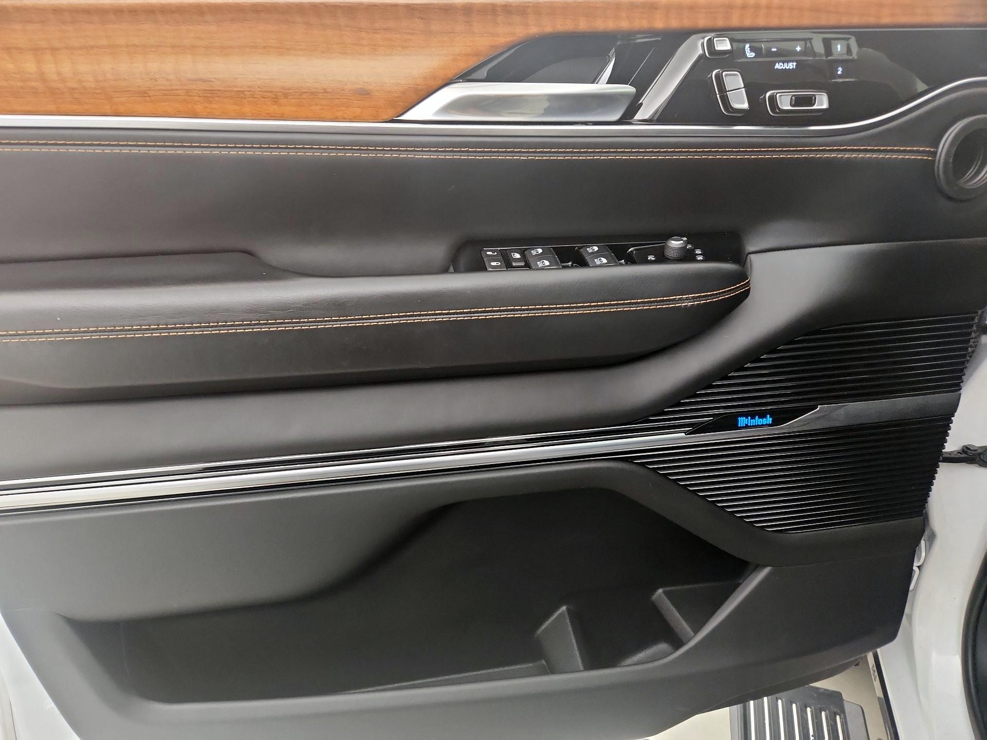 Thumbnail: 2022 Jeep Grand Wagoneer - 12