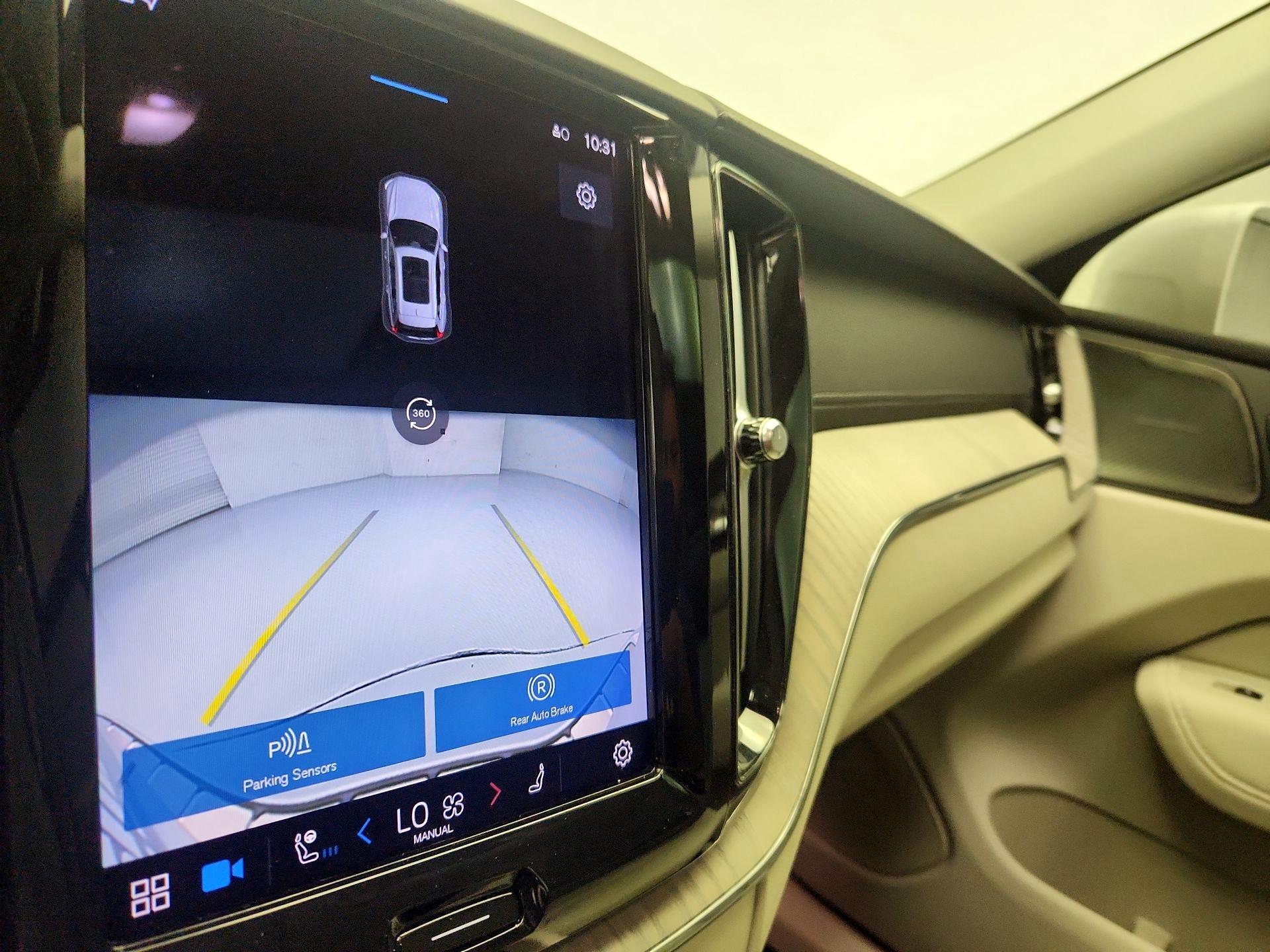 Thumbnail: 2023 Volvo XC60 - 15