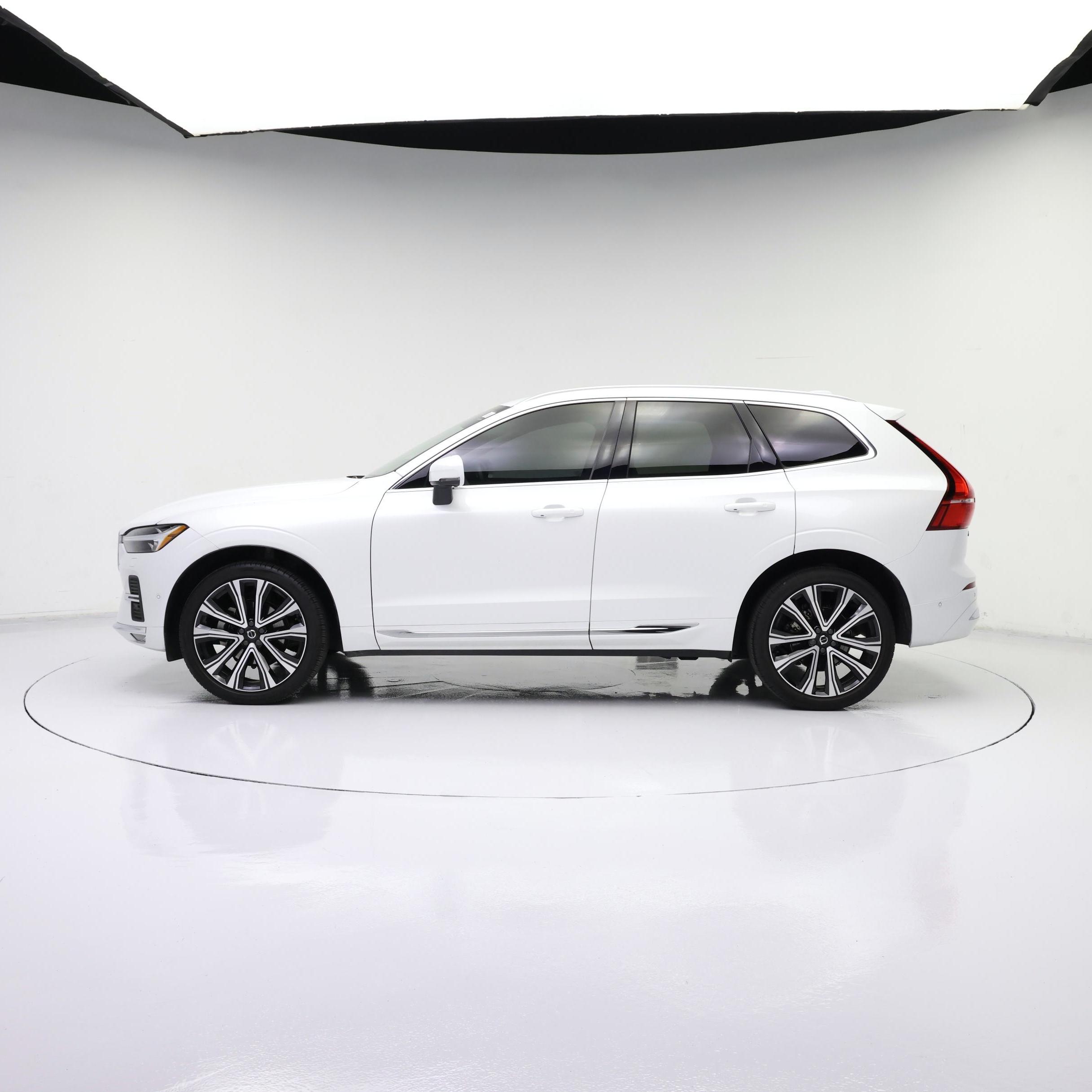 Thumbnail: 2023 Volvo XC60 - 3