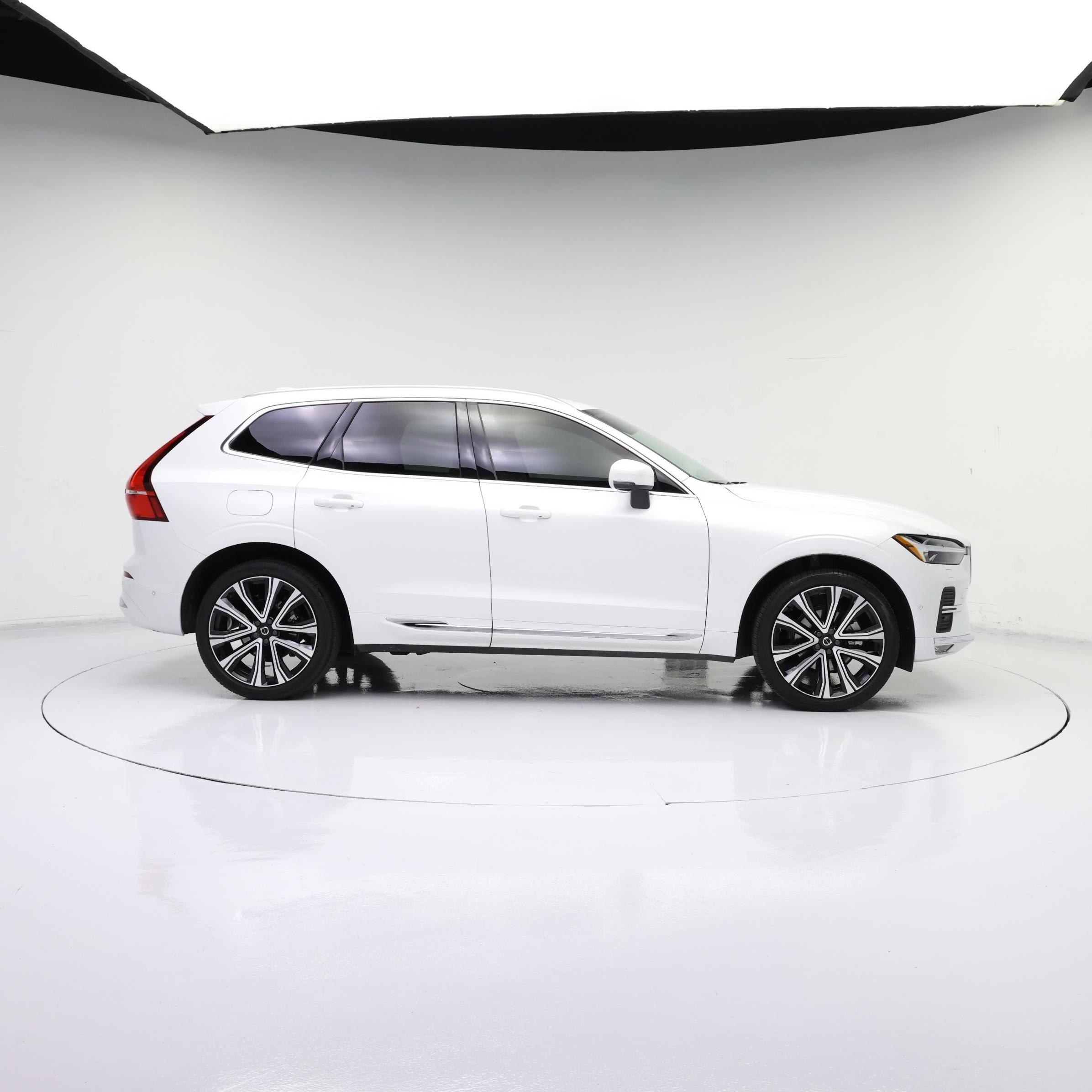 Thumbnail: 2023 Volvo XC60 - 7