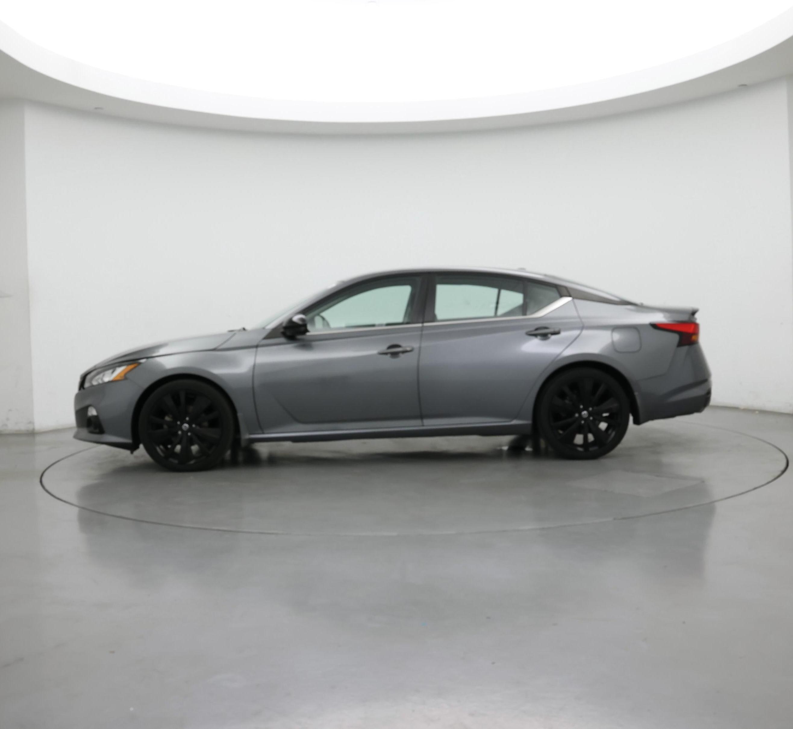 Thumbnail: 2022 Nissan Altima - 3