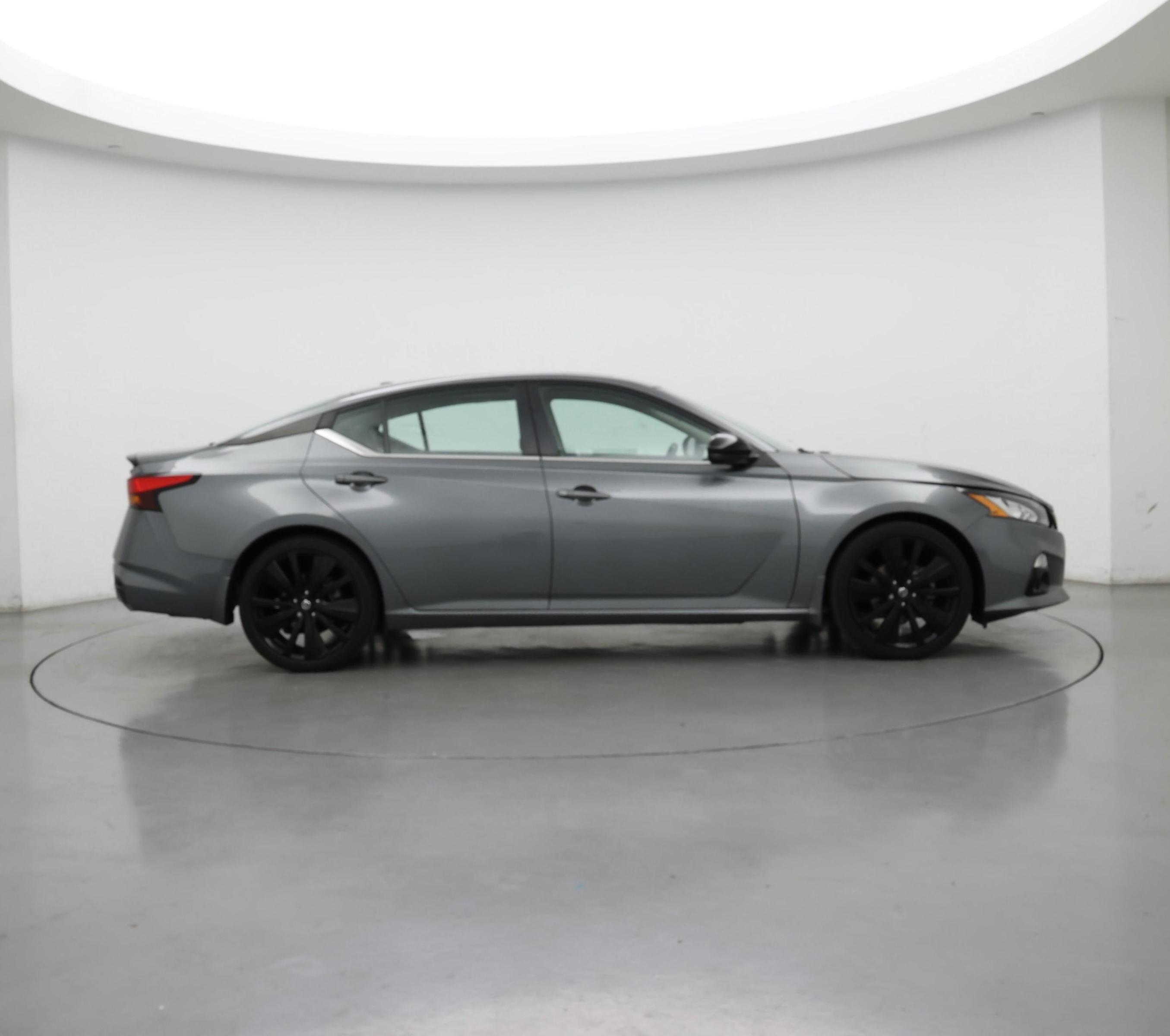 Thumbnail: 2022 Nissan Altima - 7