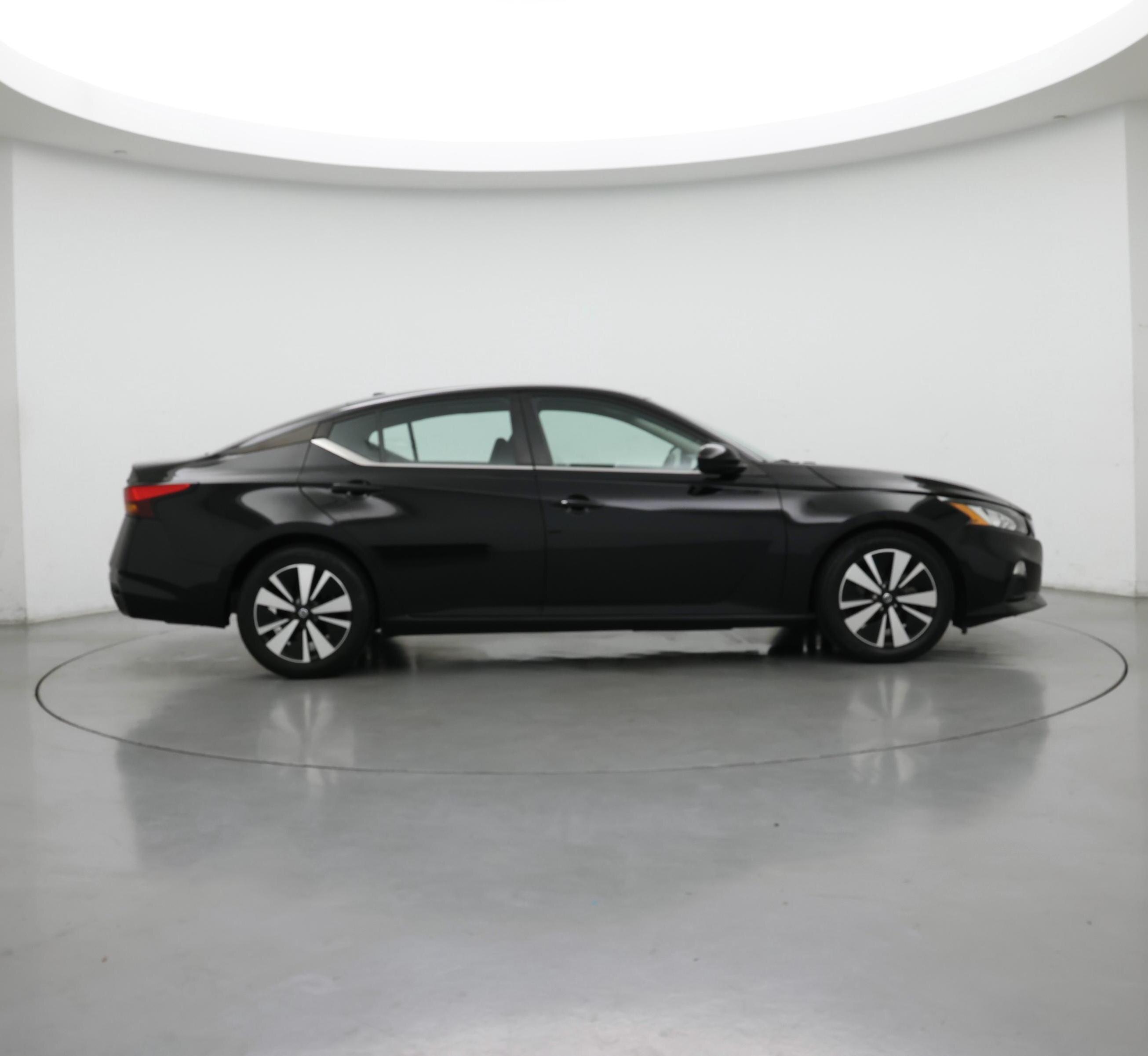 Thumbnail: 2022 Nissan Altima - 7
