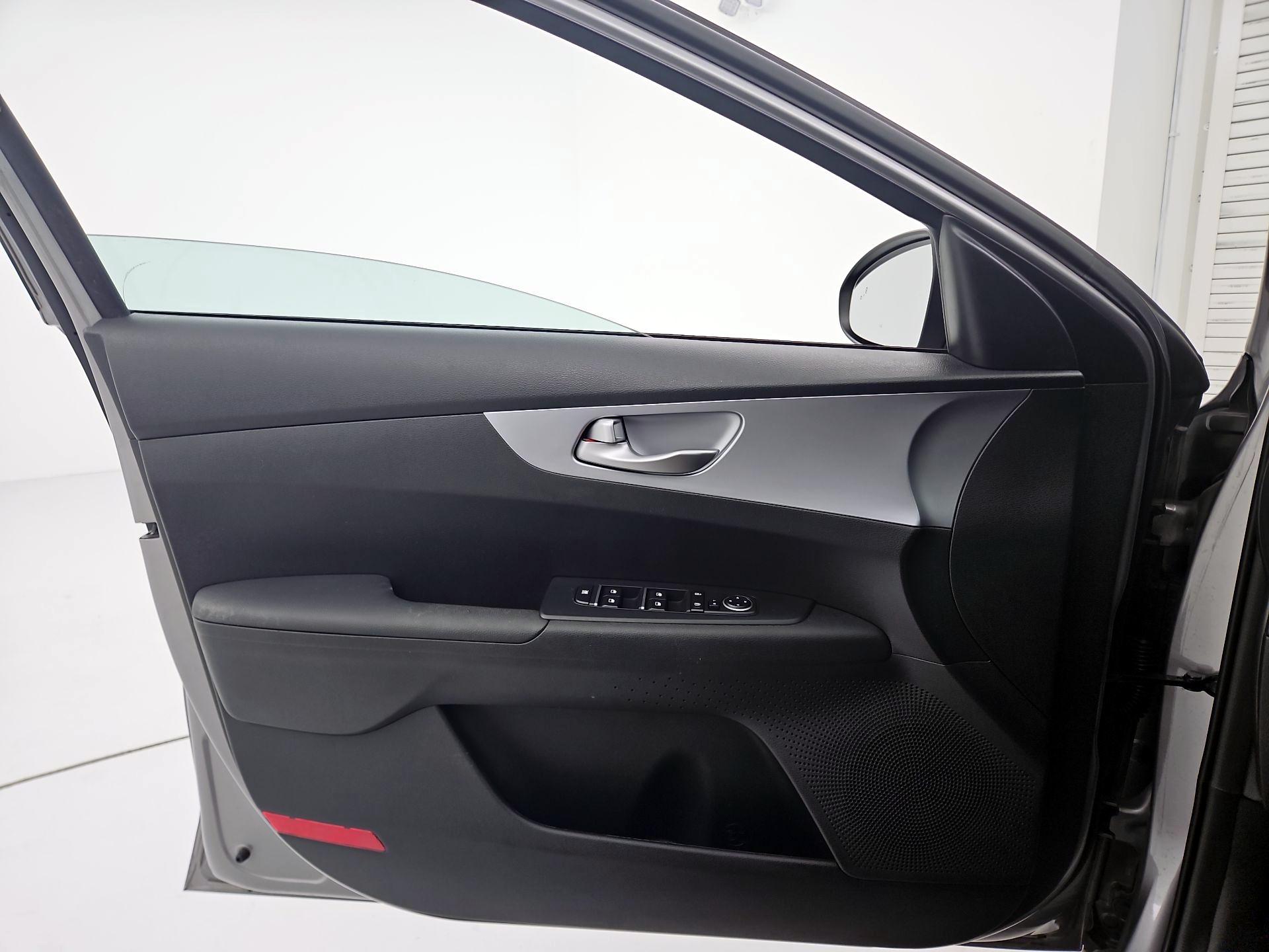 Thumbnail: 2023 Kia Forte - 12