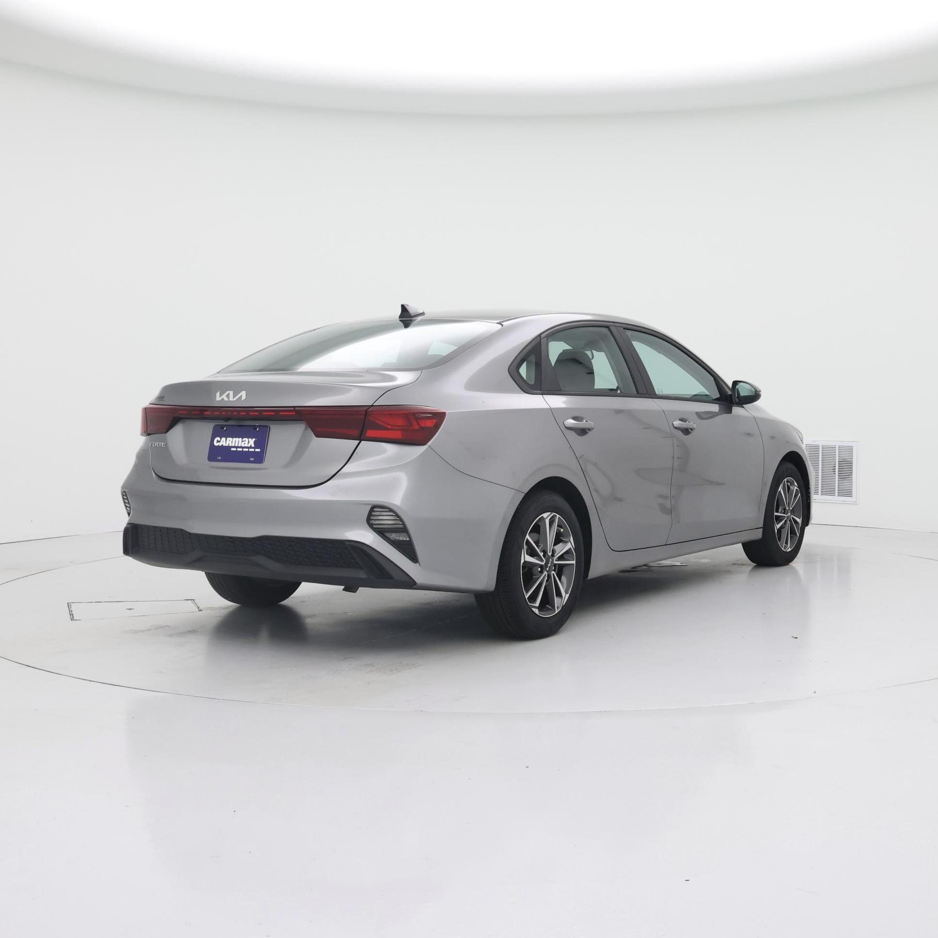 Thumbnail: 2023 Kia Forte - 8