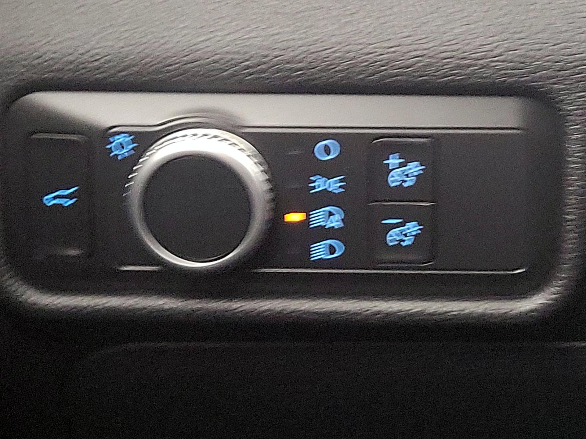 Thumbnail: 2020 Ford Explorer - 13