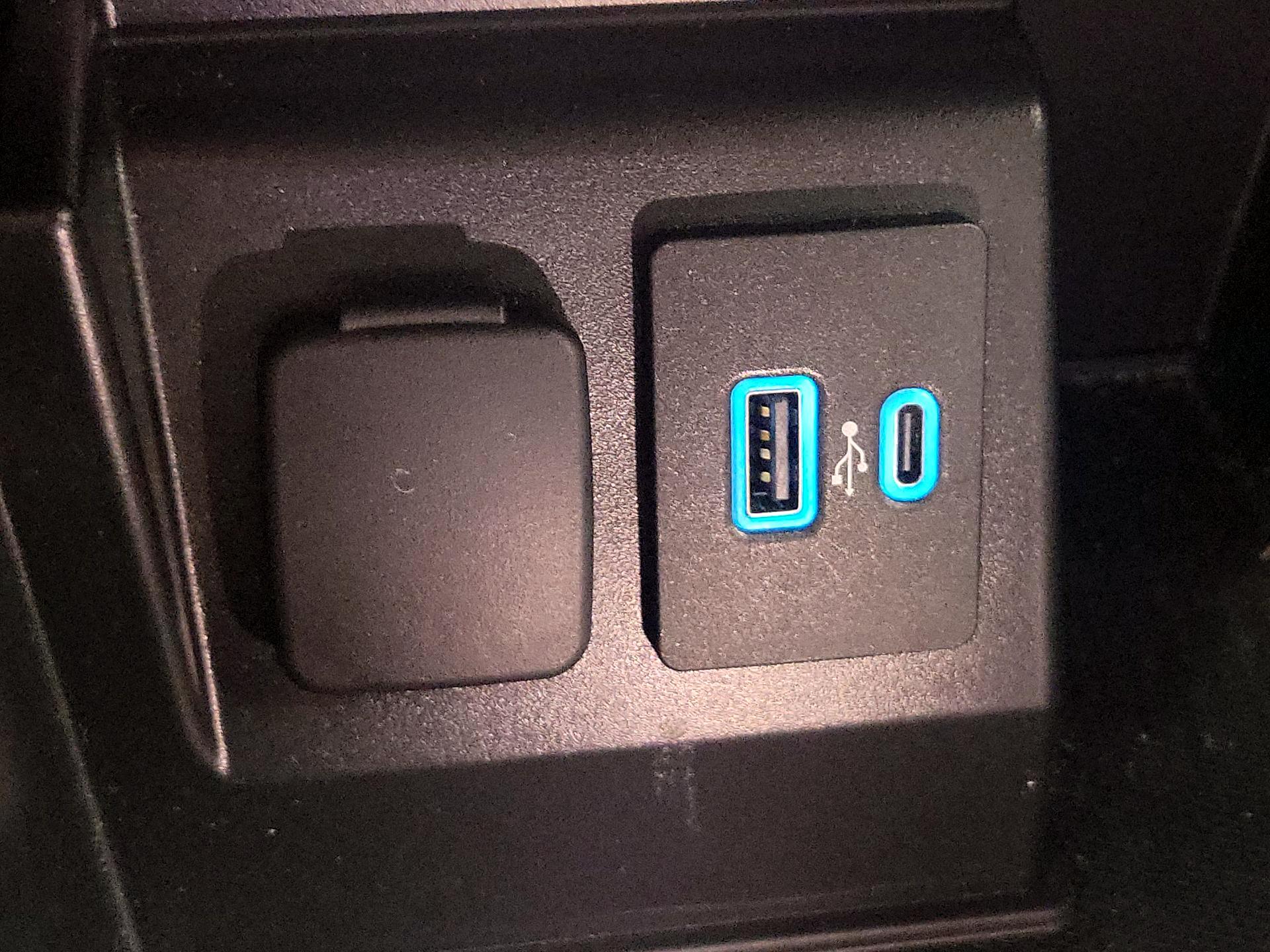 Thumbnail: 2020 Ford Explorer - 18