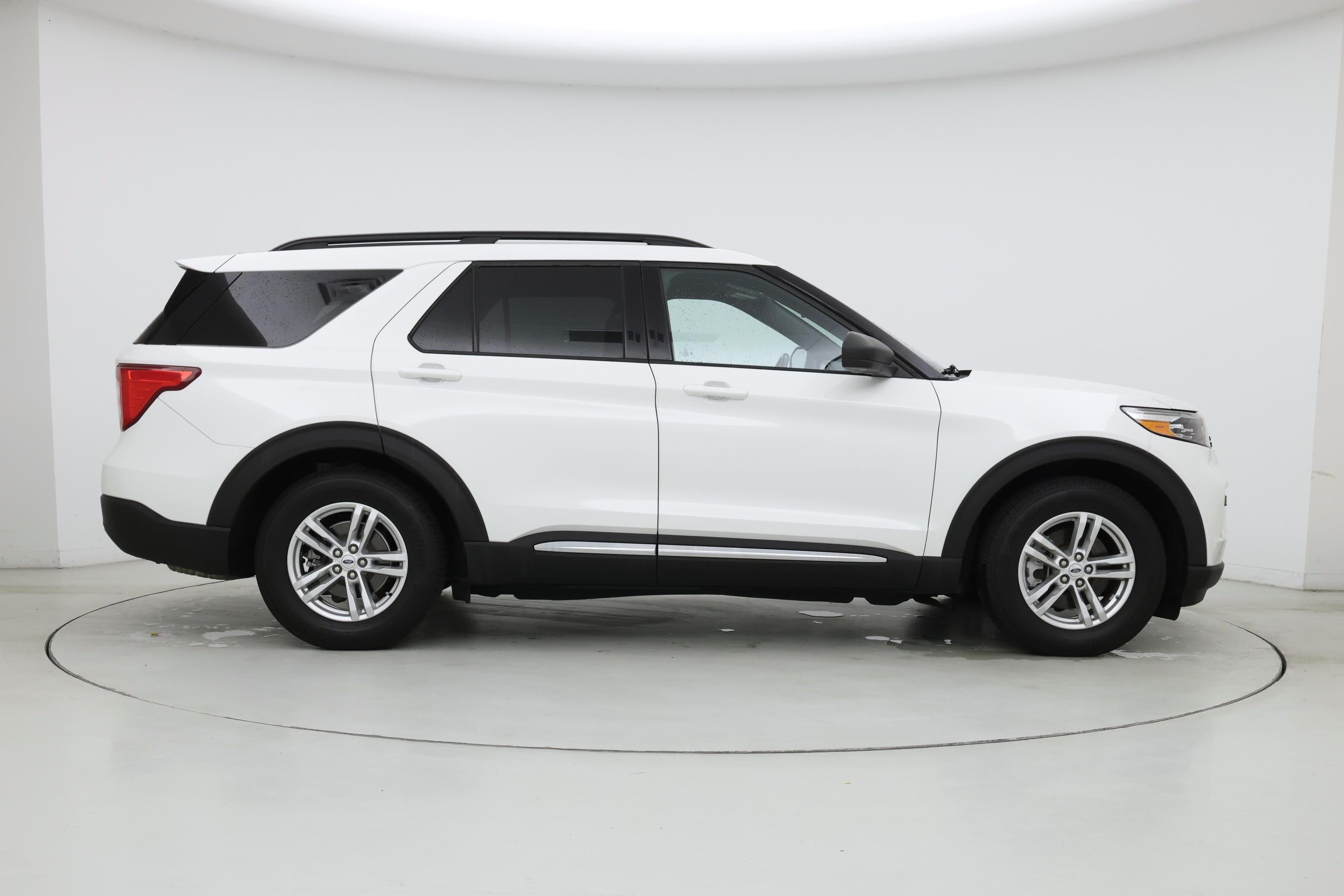 Thumbnail: 2020 Ford Explorer - 7