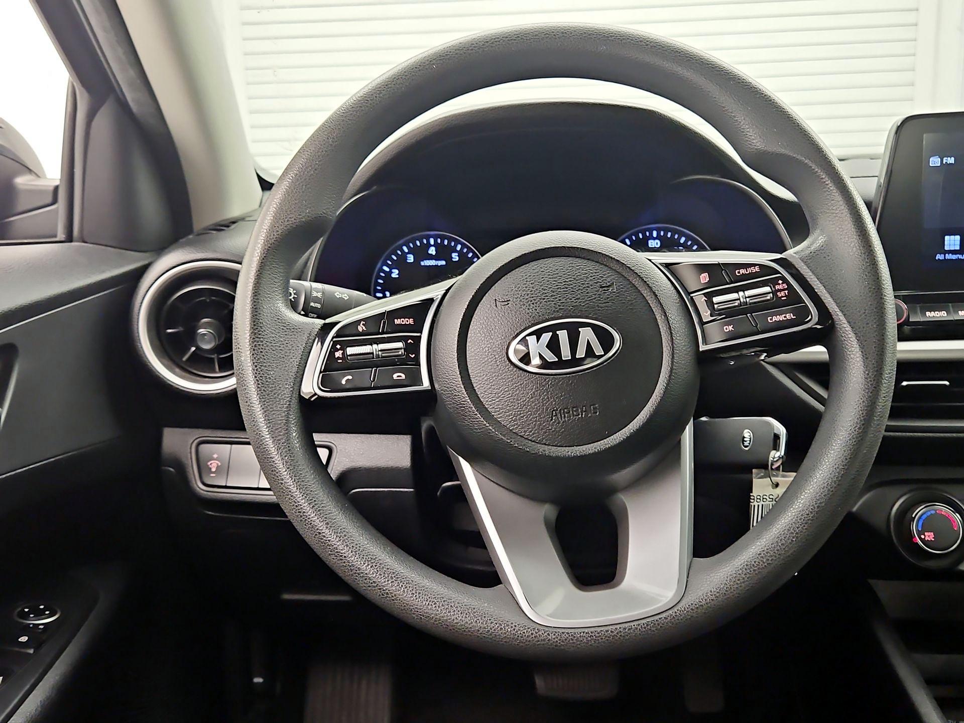Thumbnail: 2020 Kia Forte - 10
