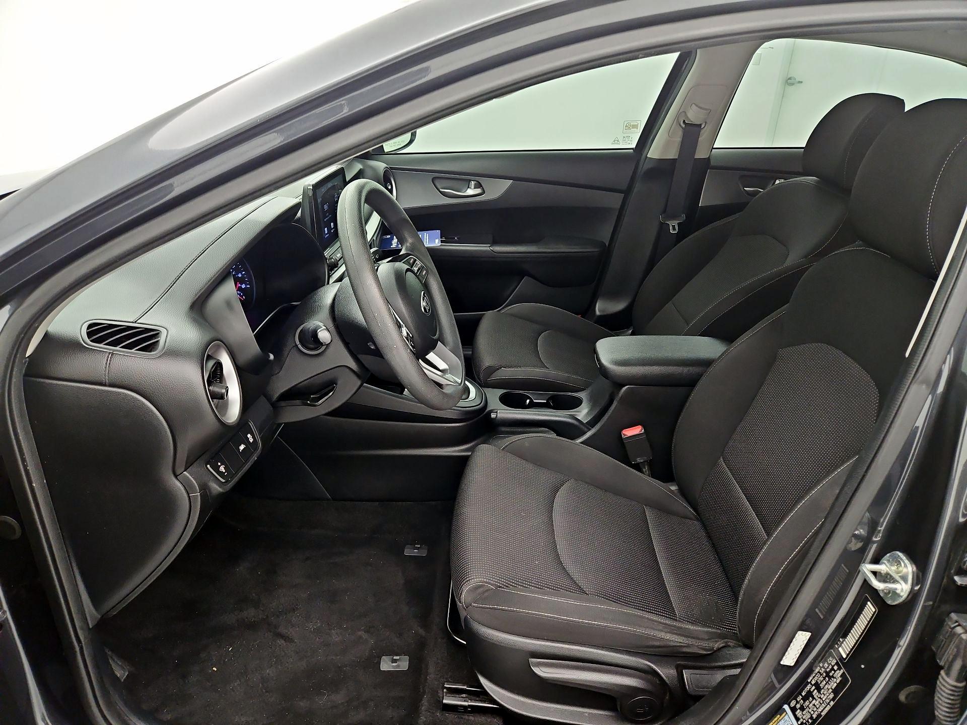 Thumbnail: 2020 Kia Forte - 11
