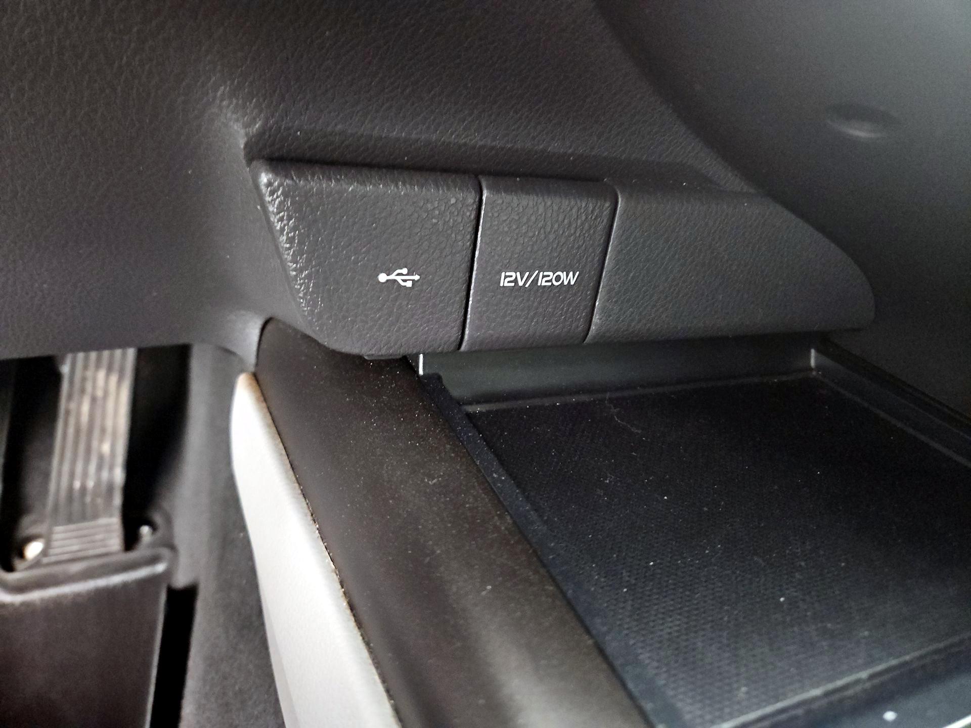 Thumbnail: 2022 Toyota Camry - 17