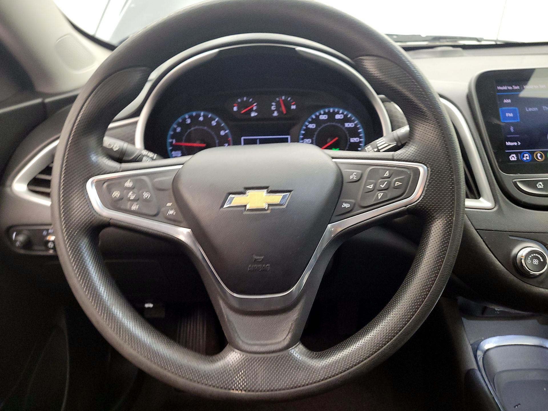 Thumbnail: 2022 Chevrolet Malibu - 10