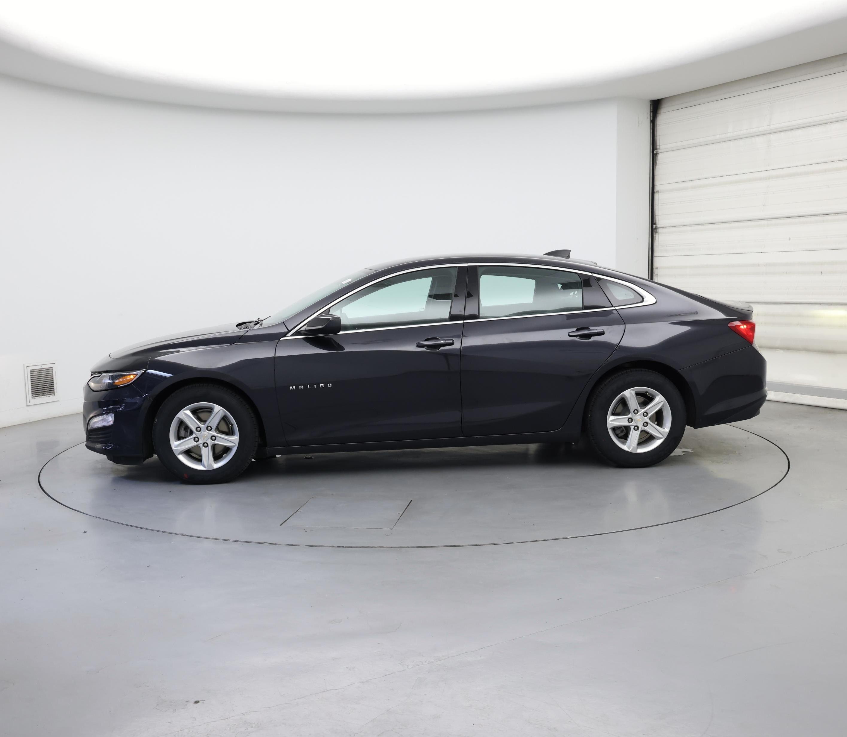 Thumbnail: 2022 Chevrolet Malibu - 3