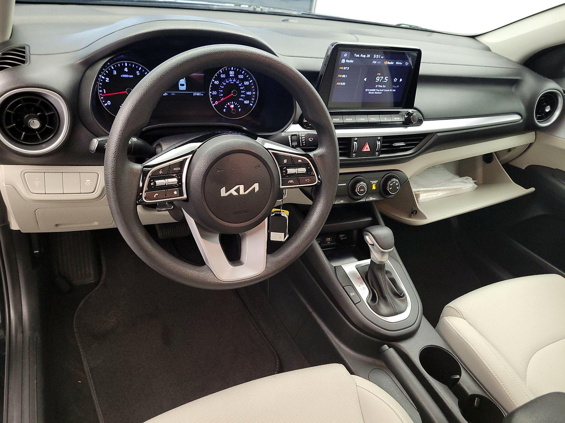 Thumbnail: 2023 Kia Forte - 9
