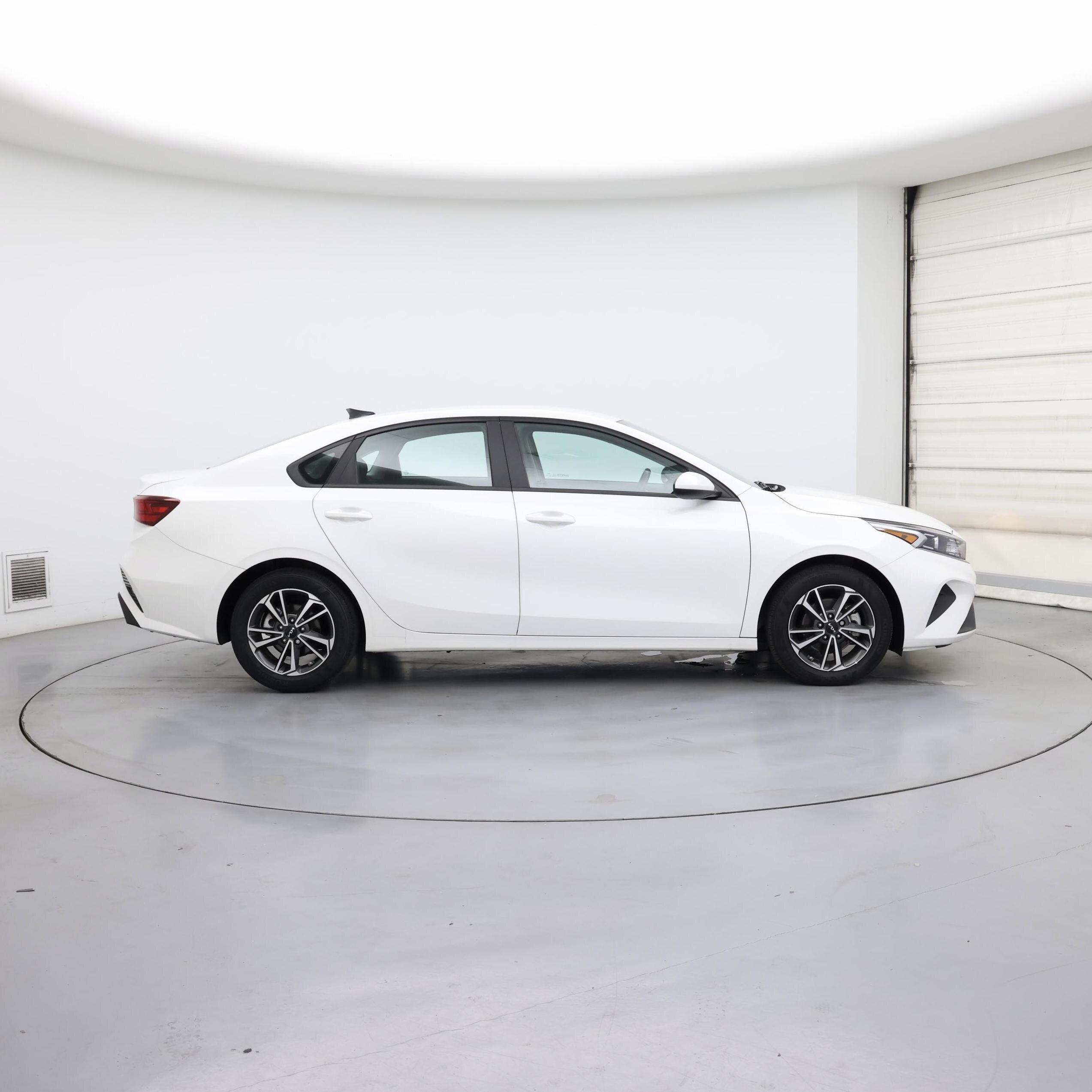 Thumbnail: 2023 Kia Forte - 7