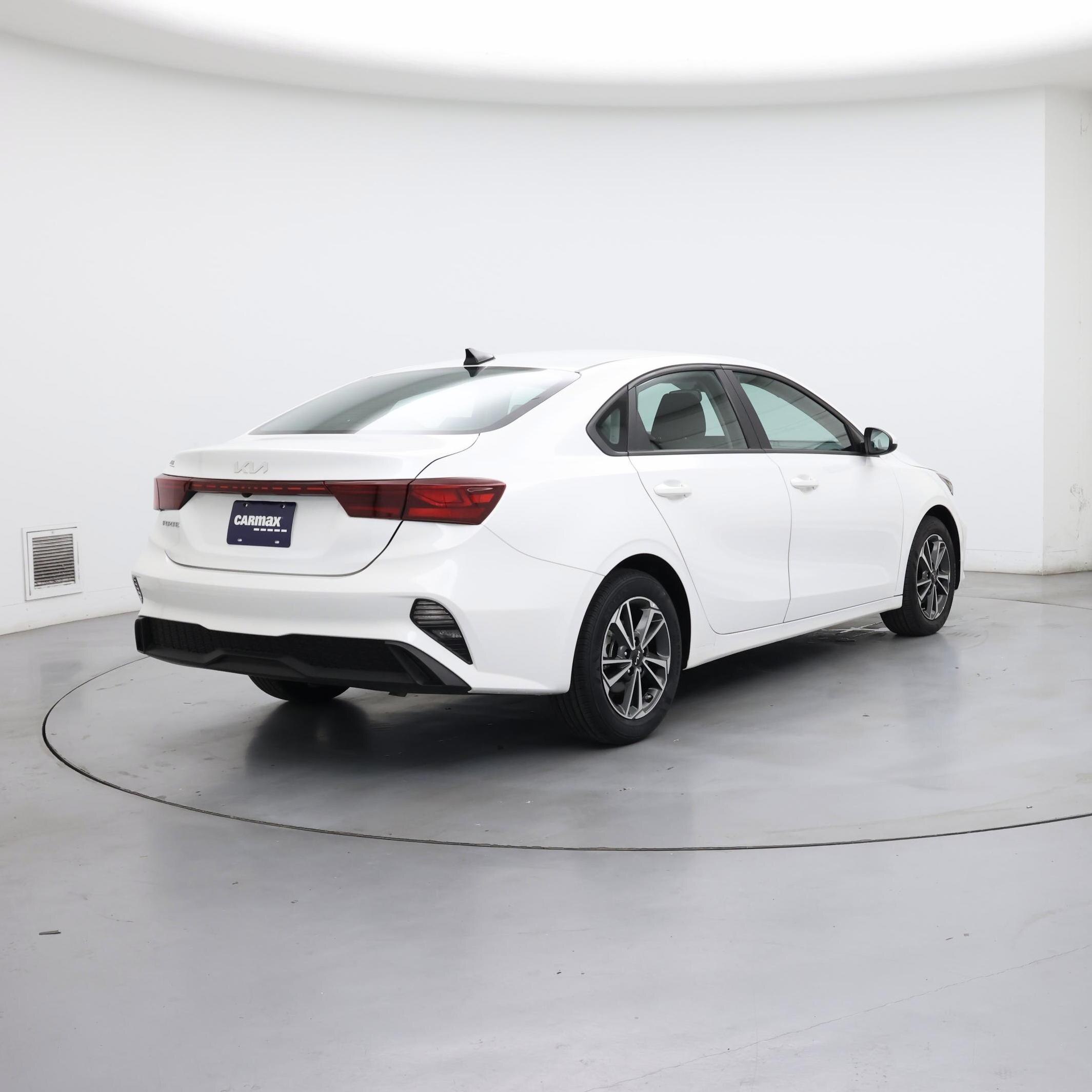 Thumbnail: 2023 Kia Forte - 8