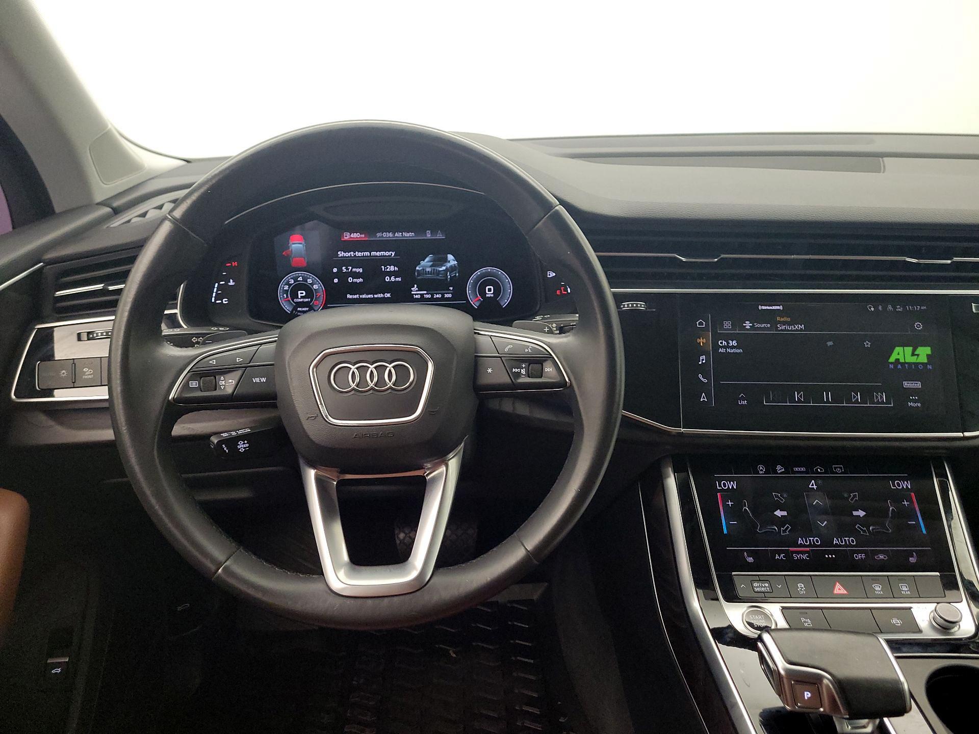 Thumbnail: 2021 Audi Q7 - 10