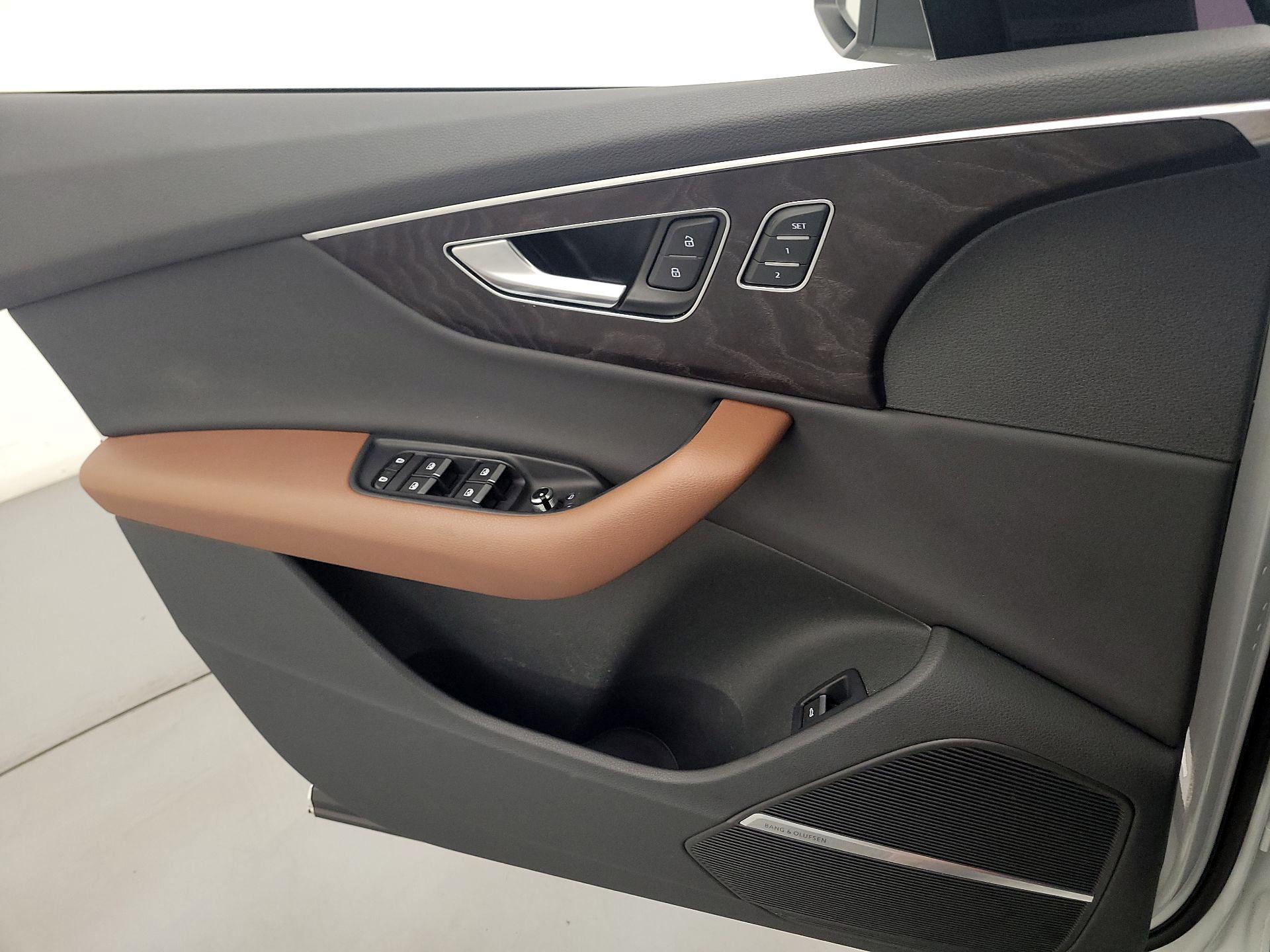 Thumbnail: 2021 Audi Q7 - 12