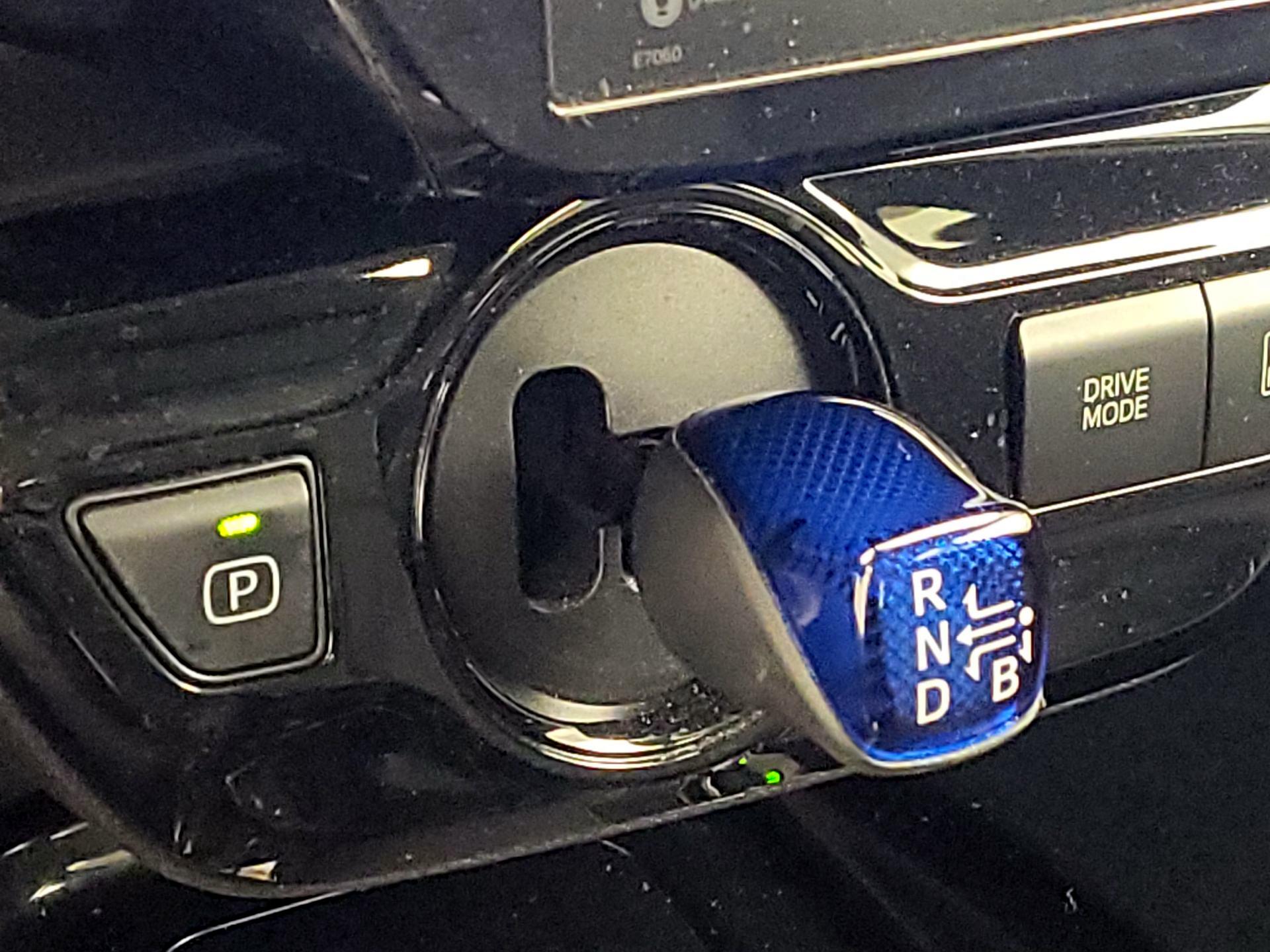 Thumbnail: 2022 Toyota Prius - 17