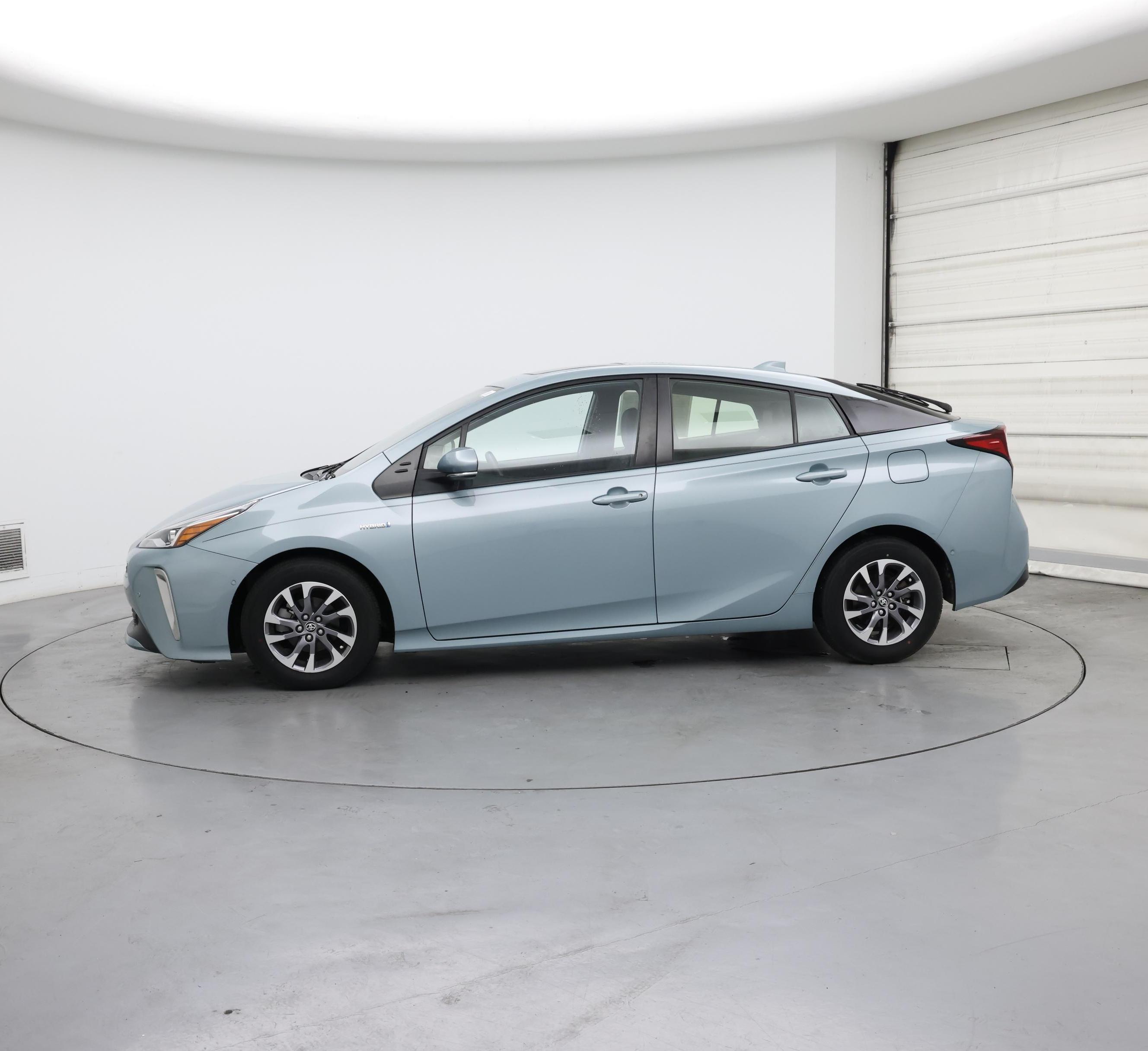 Thumbnail: 2022 Toyota Prius - 3