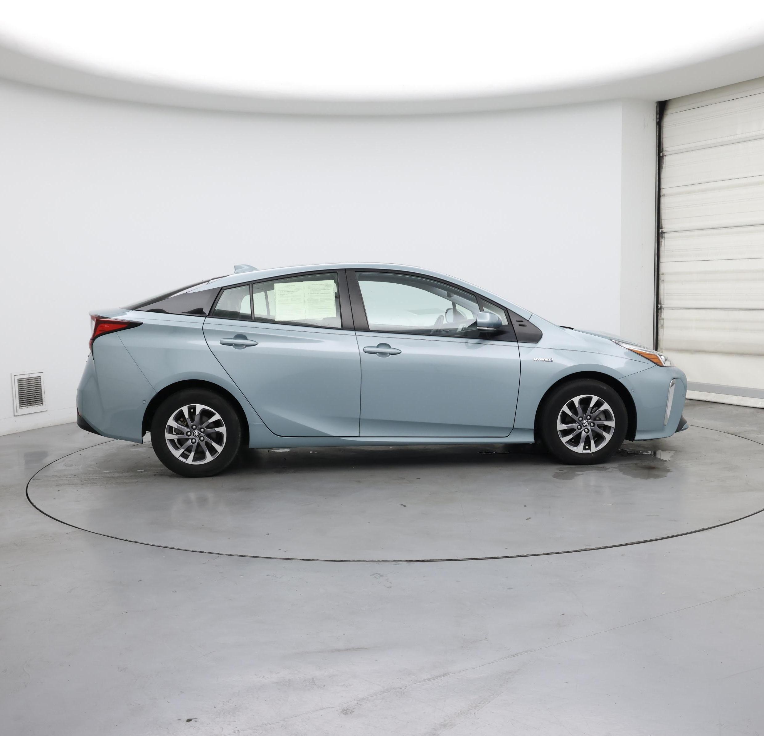 Thumbnail: 2022 Toyota Prius - 7