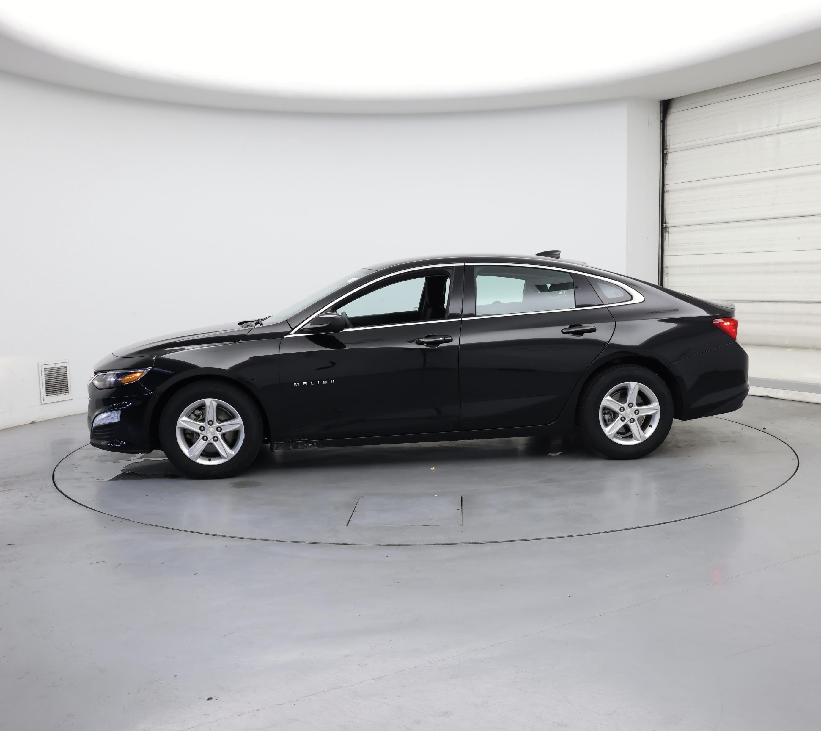 Thumbnail: 2023 Chevrolet Malibu - 3