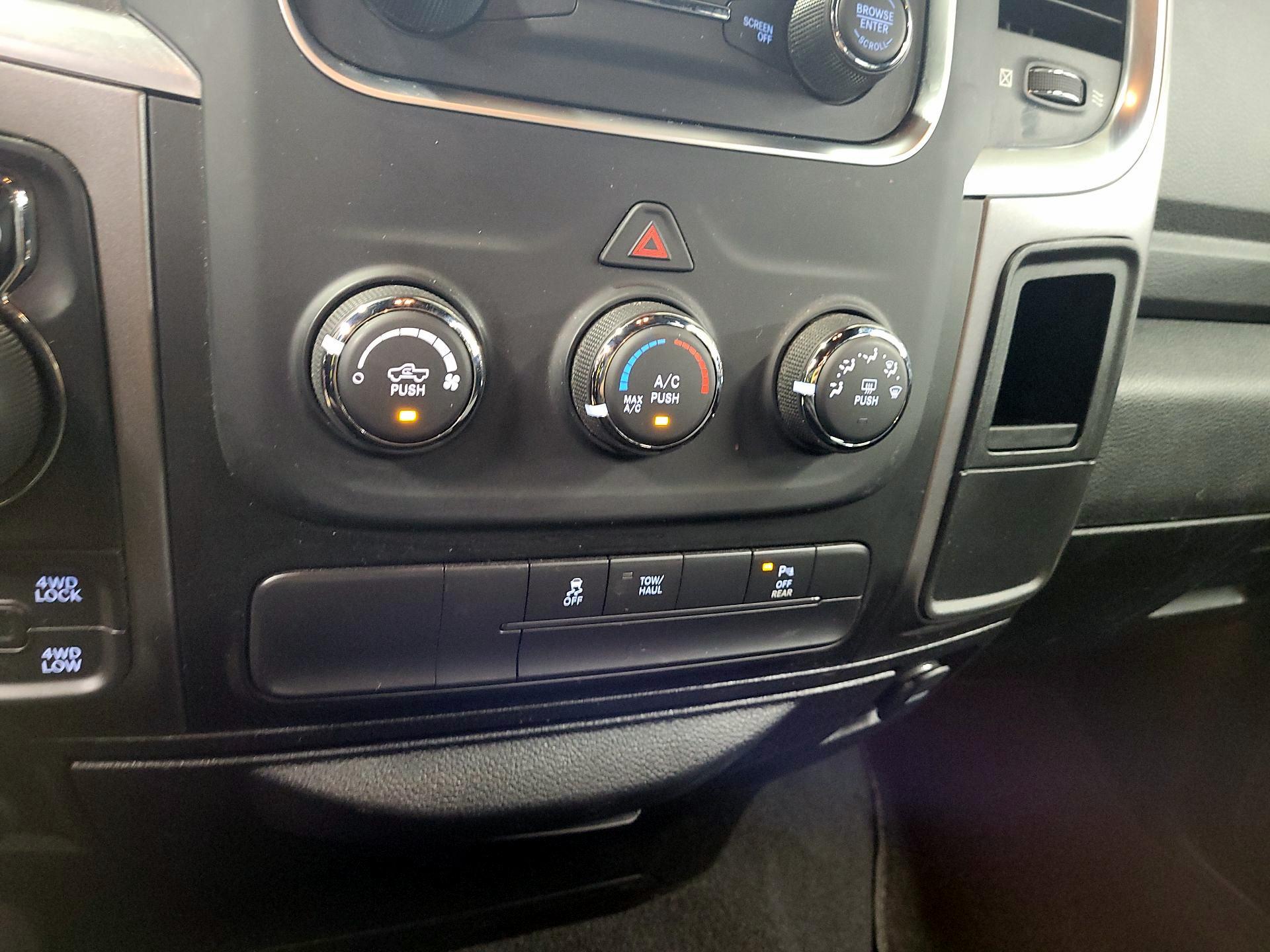 Thumbnail: 2022 RAM 1500 Classic - 16