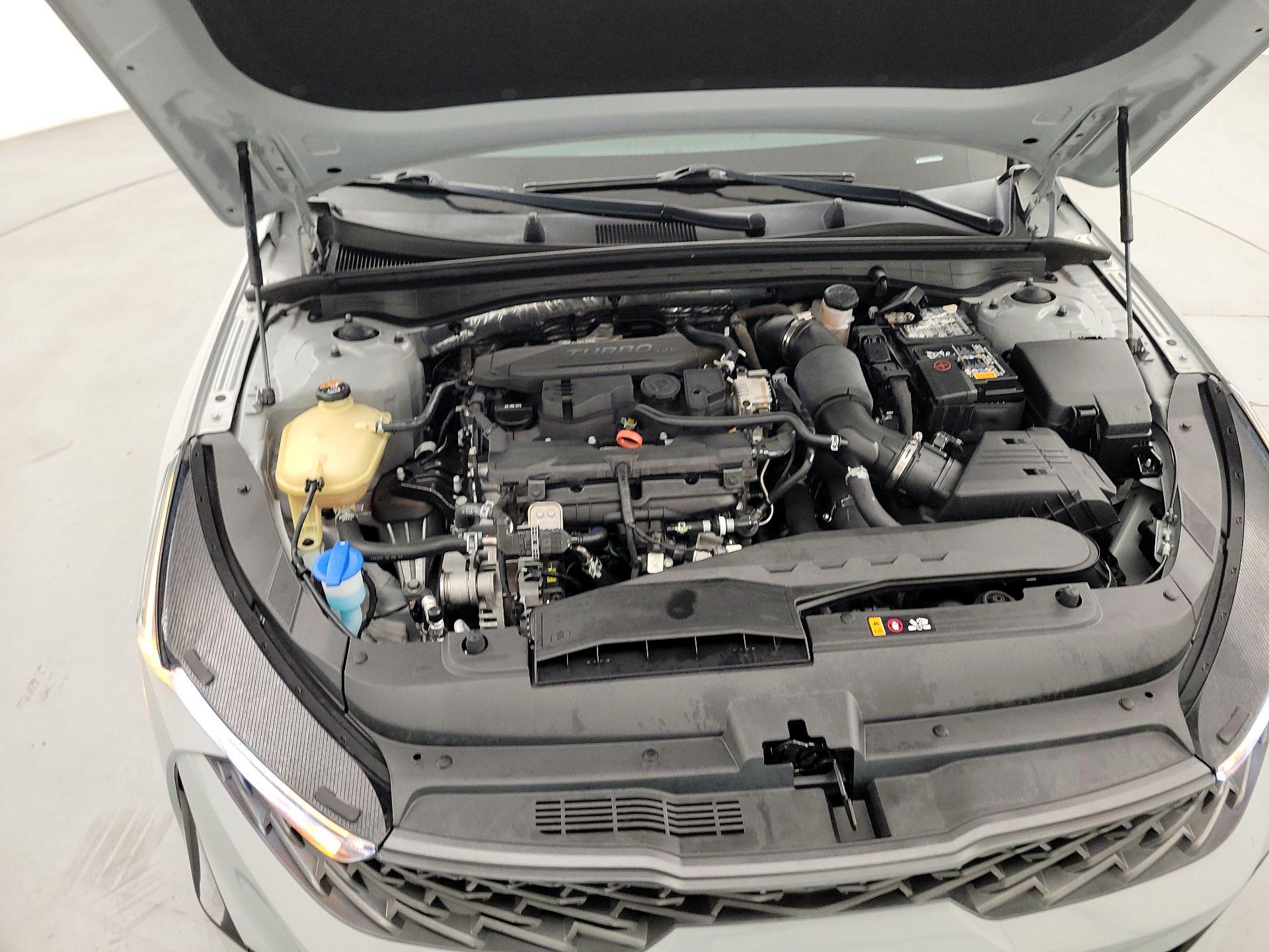Thumbnail: 2022 Kia K5 - 17