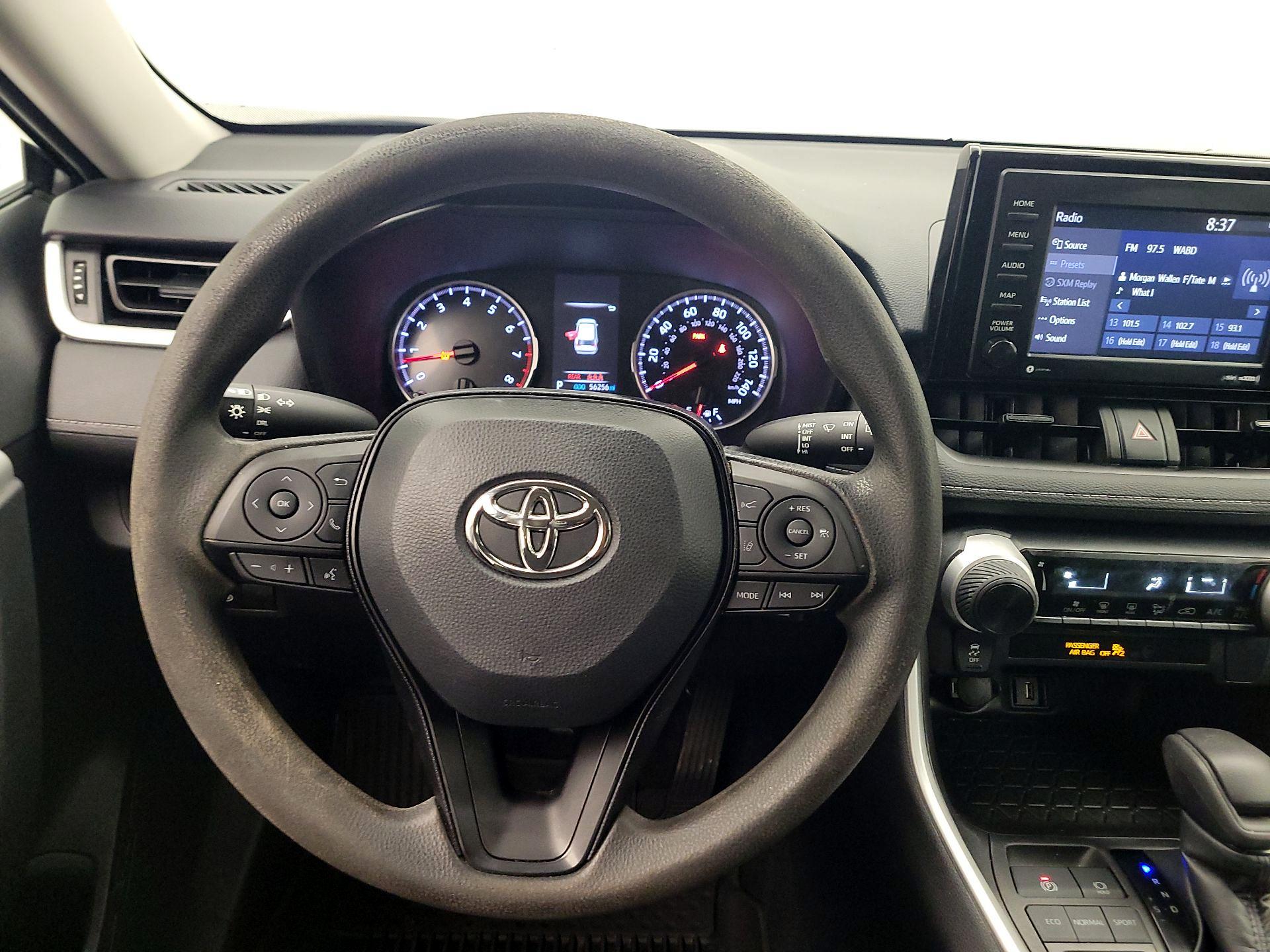 Thumbnail: 2022 Toyota RAV4 - 10