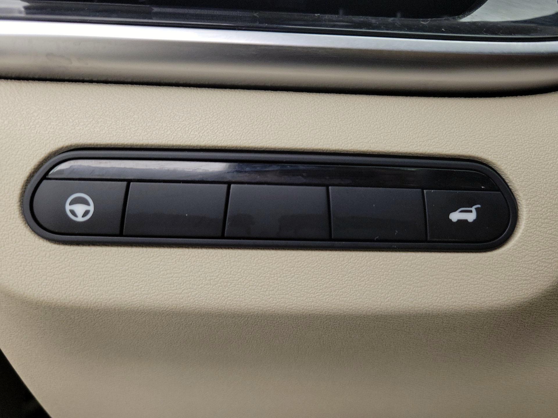 Thumbnail: 2023 INFINITI QX60 - 13