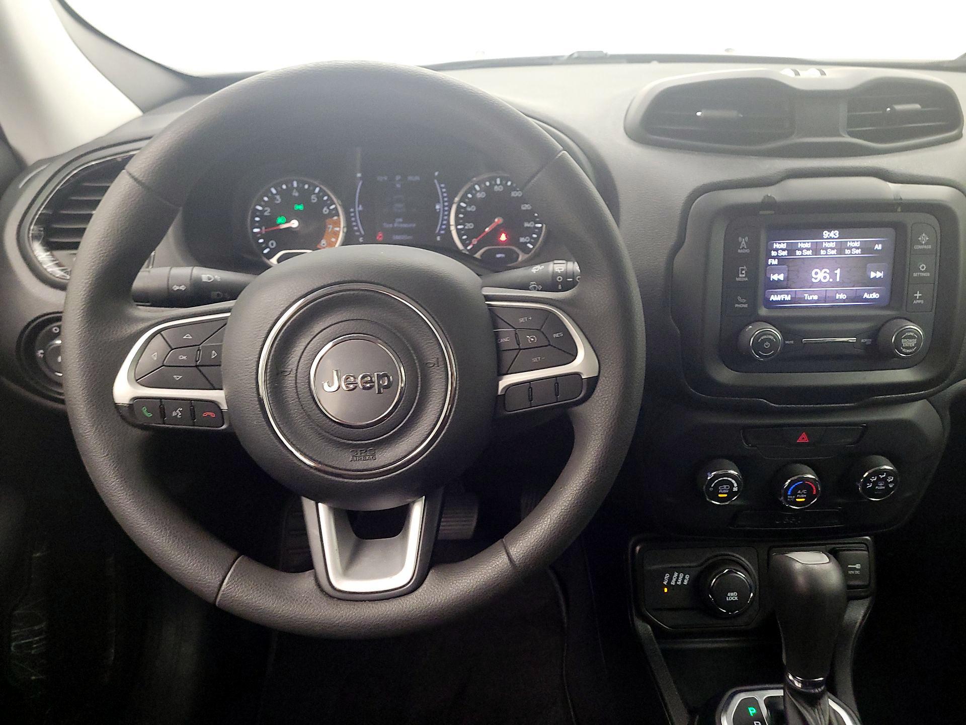 Thumbnail: 2020 Jeep Renegade - 10