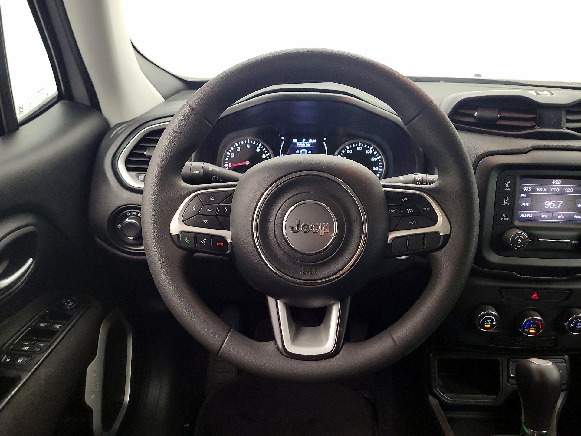 Thumbnail: 2020 Jeep Renegade - 10